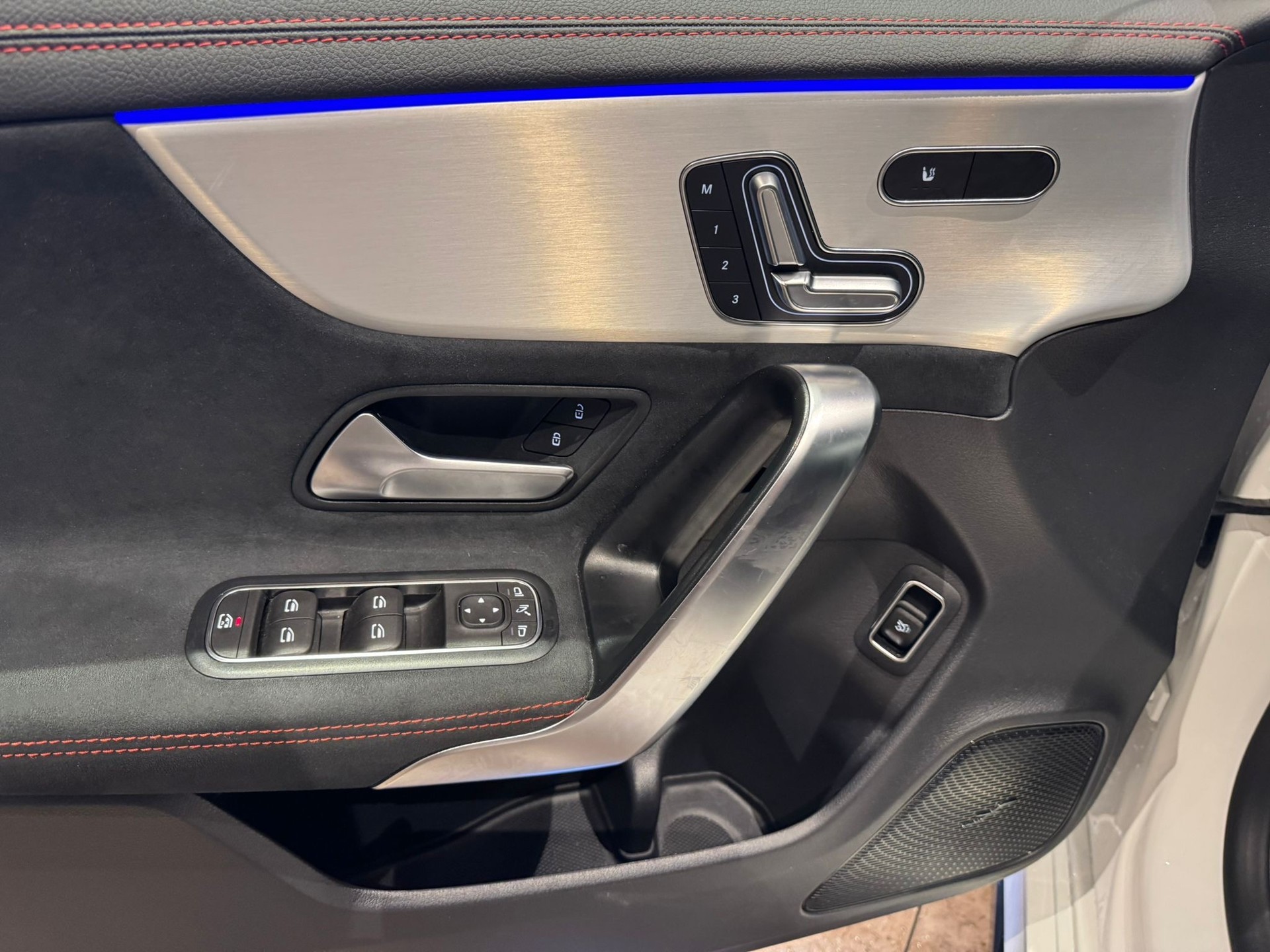 MERCEDES-BENZ CLA 35 AMG 4matic-image-28