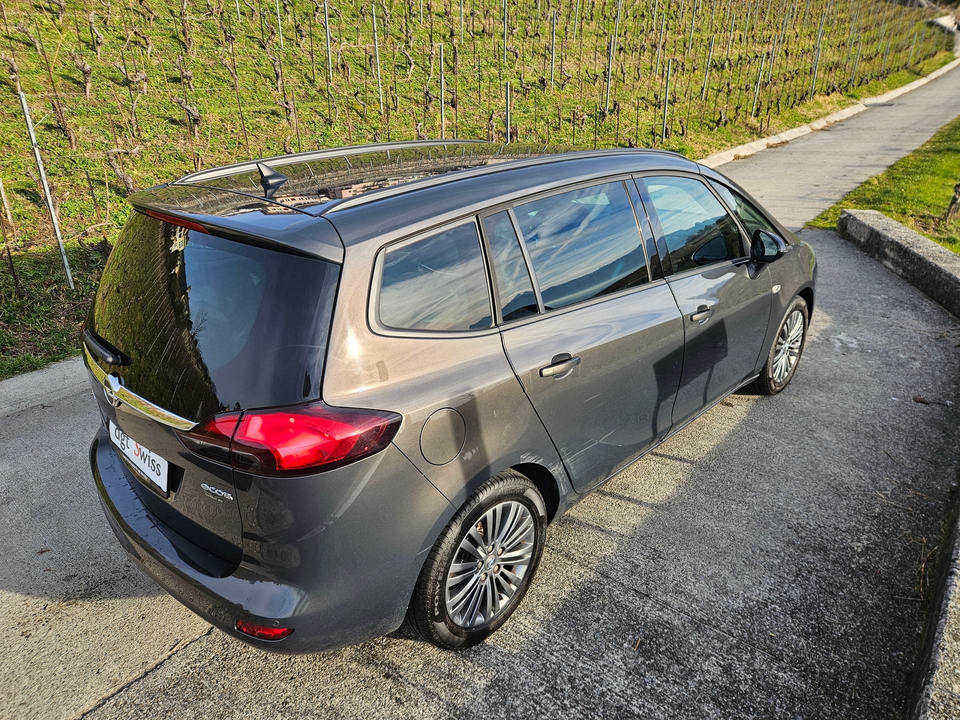 OPEL Zafira Tourer 1.4i 16V Active Edition-image-5
