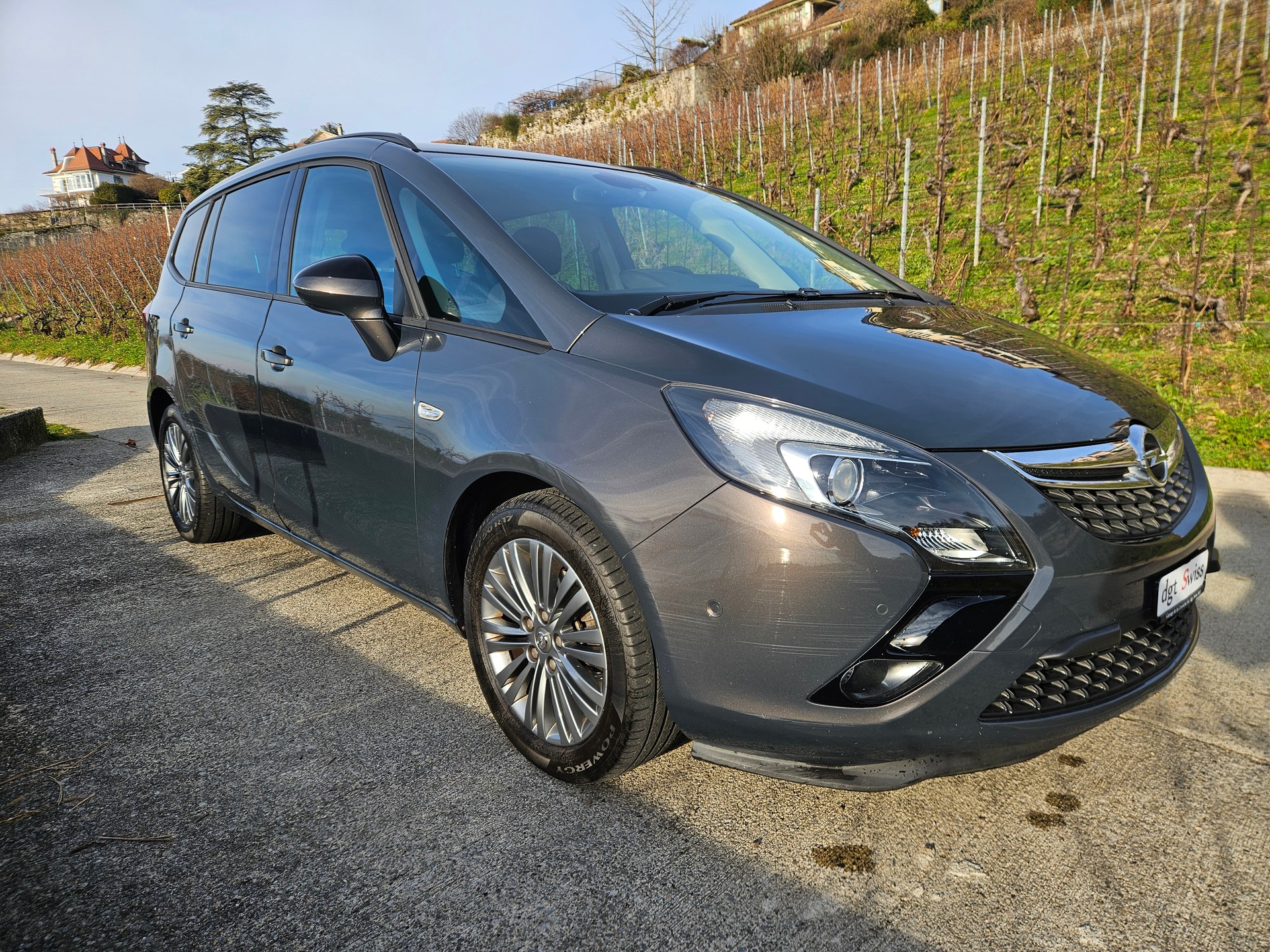 OPEL Zafira Tourer 1.4i 16V Active Edition-image-8
