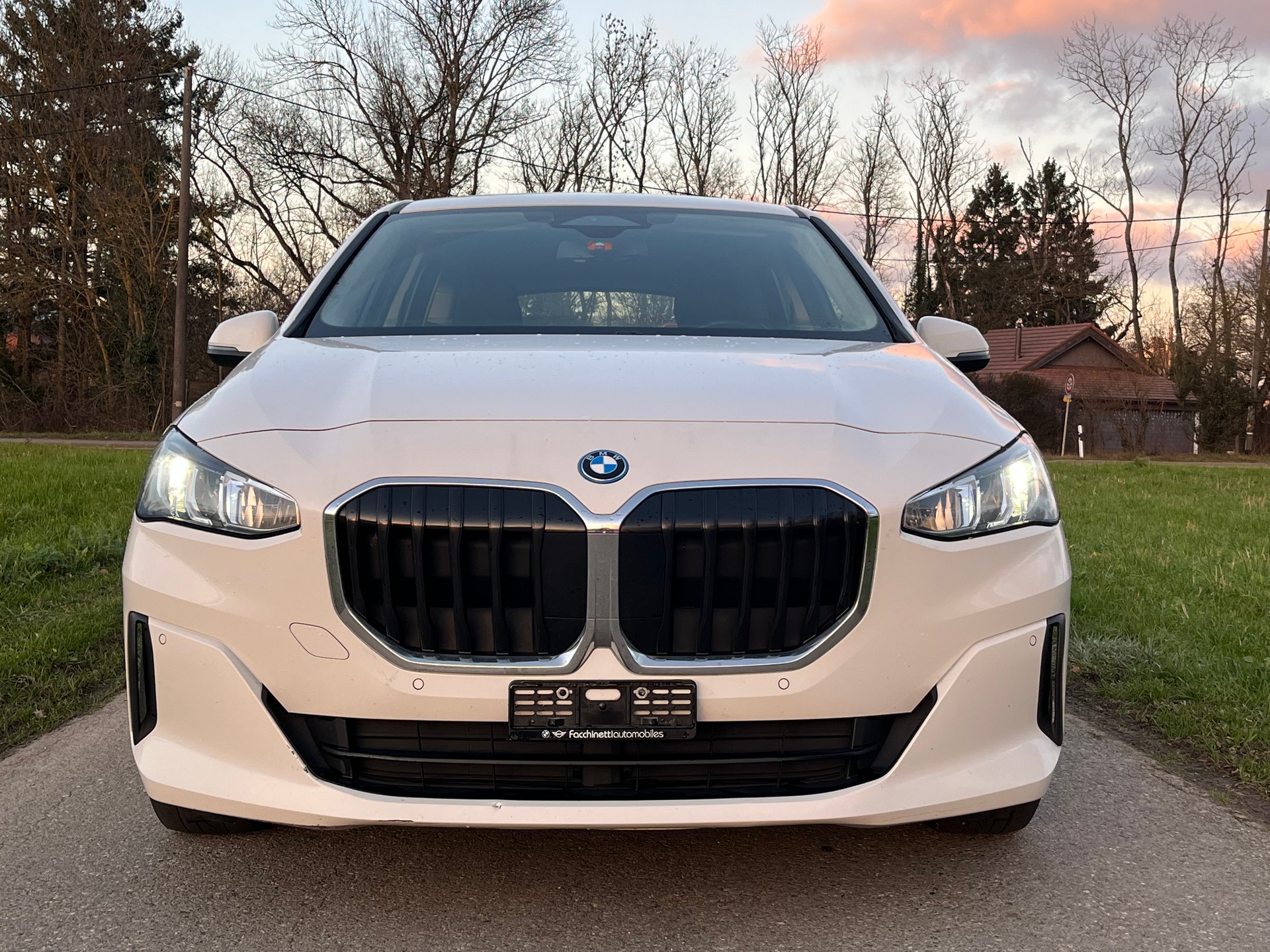 BMW 225e xDrive Active Tourer-image-4