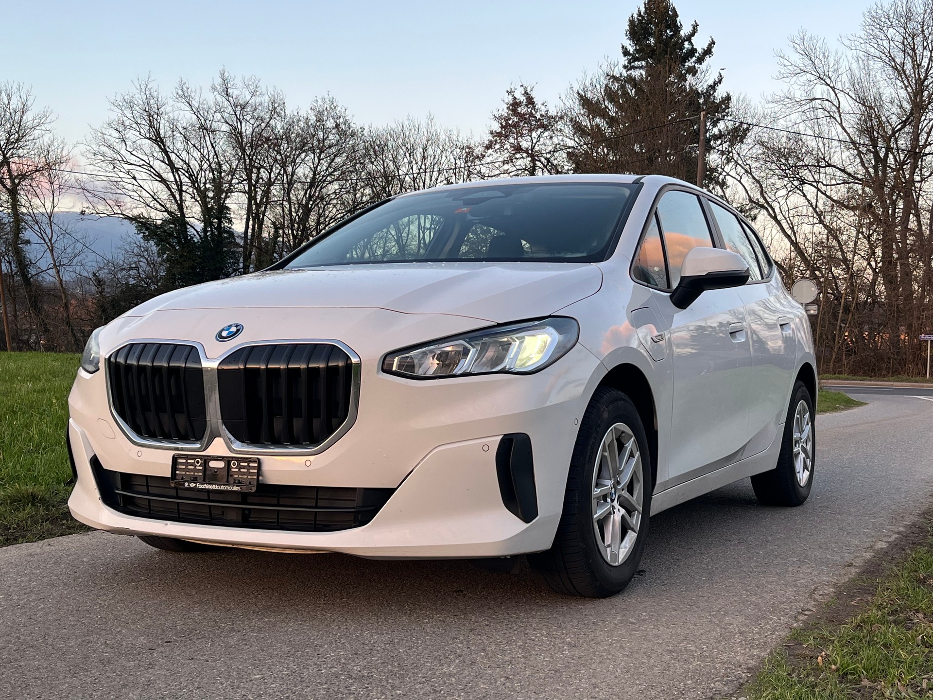 BMW 225e xDrive Active Tourer-showroom-element-1