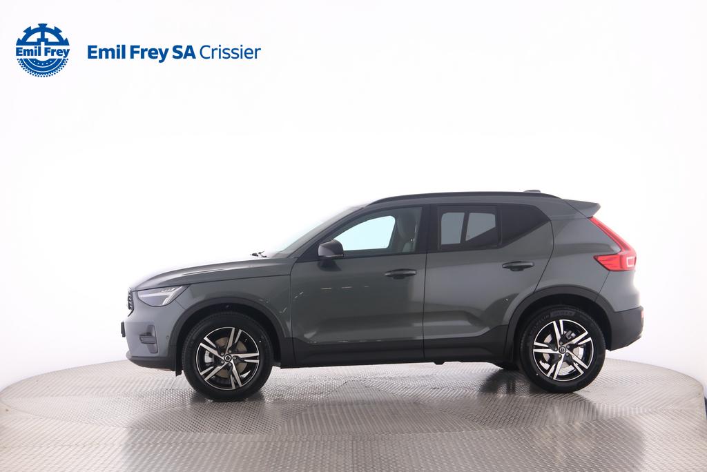 VOLVO XC40 2.0 B3 MH Plus Dark-image-2