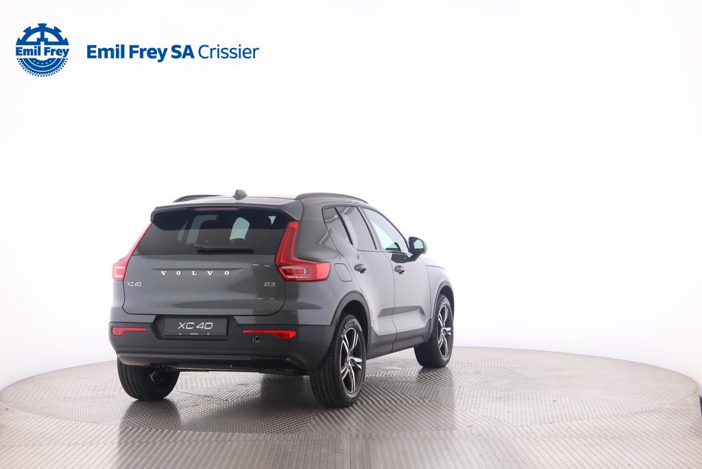 VOLVO XC40 2.0 B3 MH Plus Dark-image-4
