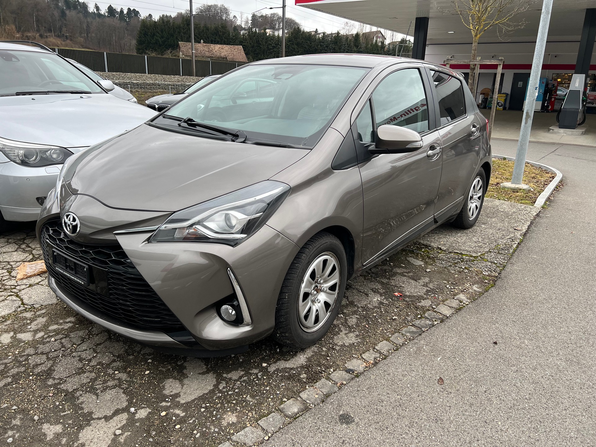 TOYOTA Yaris 1.5 Trend Automat -frisch ab Mfk-showroom-element-1