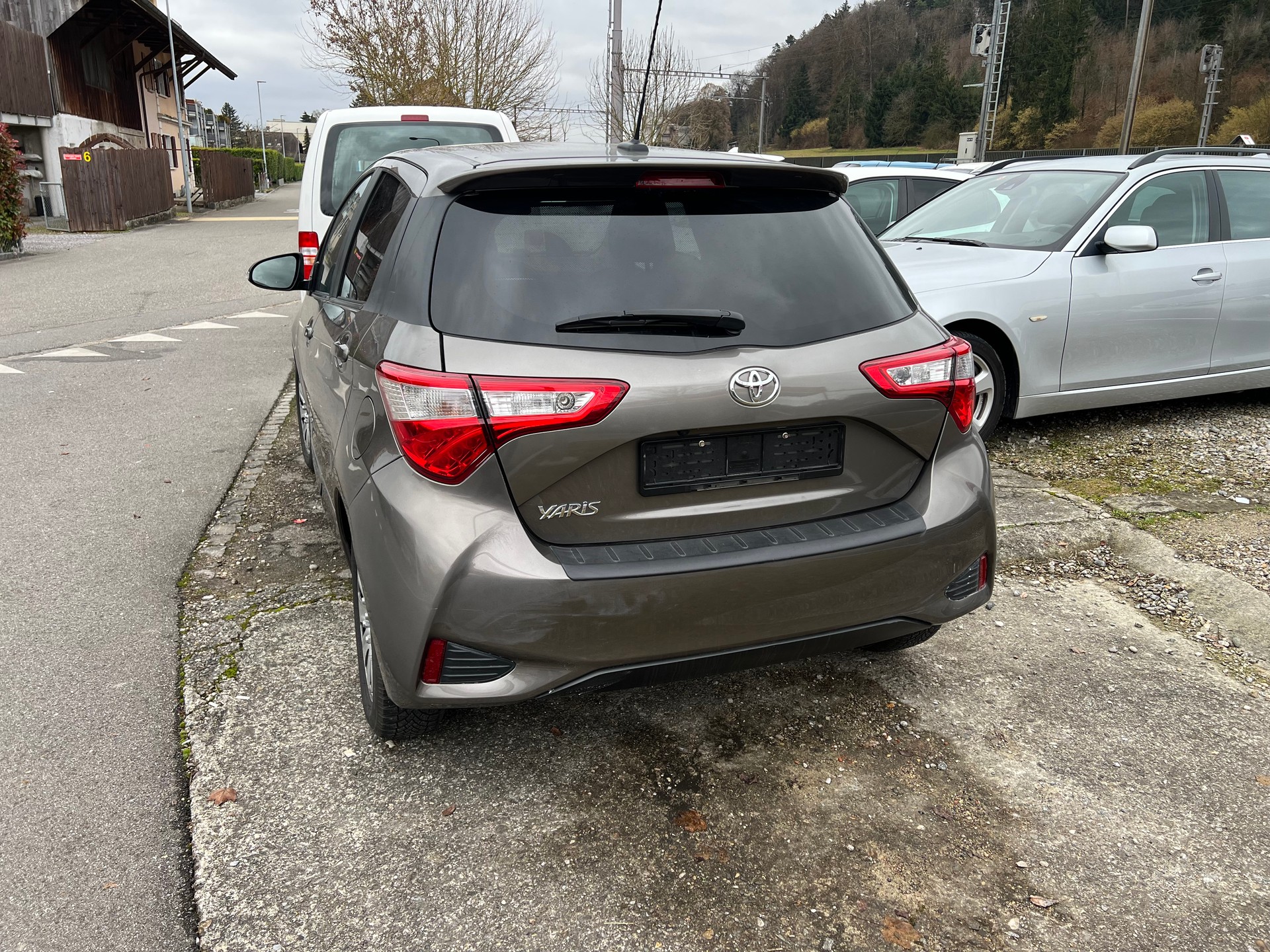 TOYOTA Yaris 1.5 Trend Automat -frisch ab Mfk-image-7