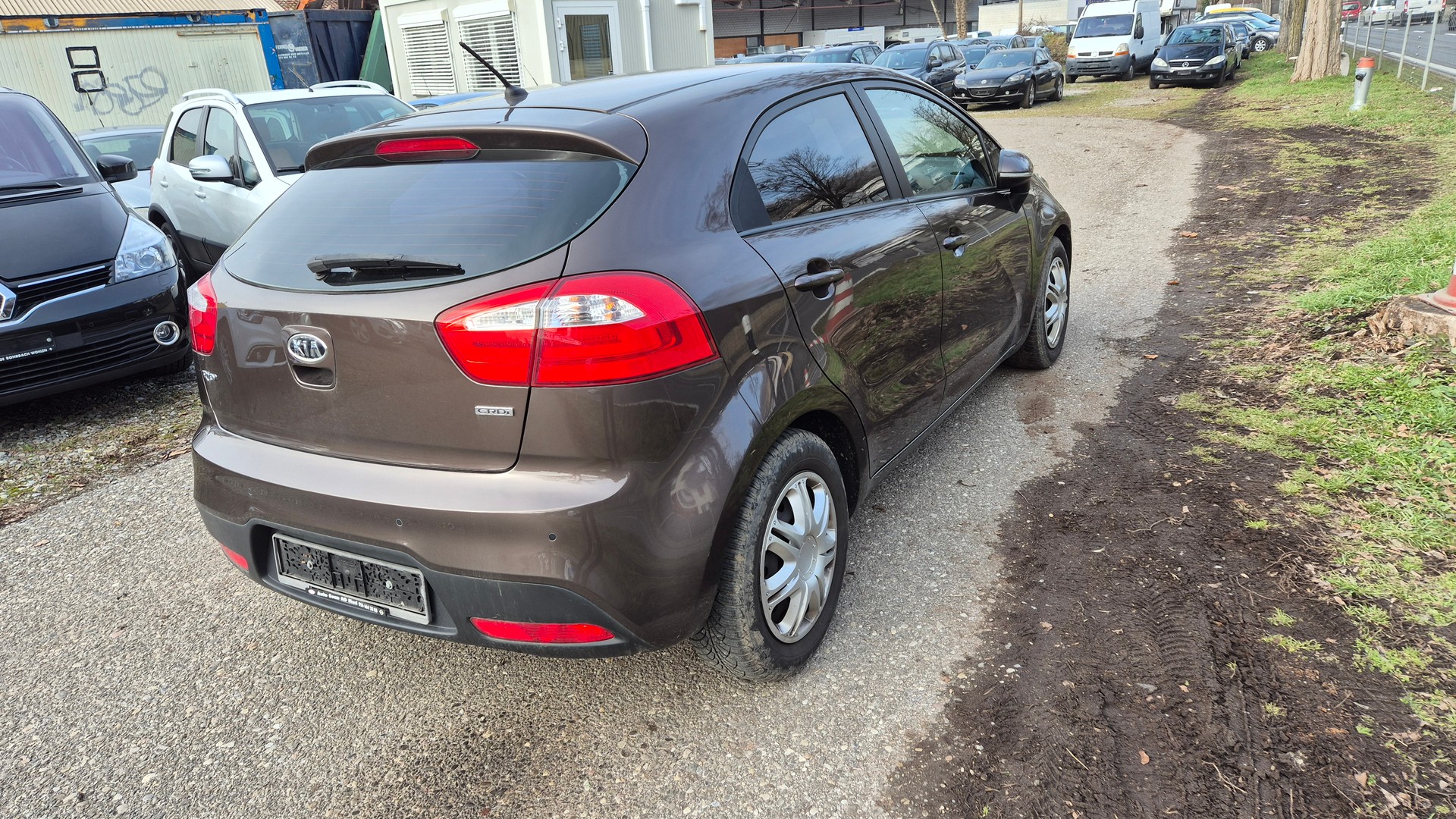KIA Rio 1.4 CRDi Style-image-4