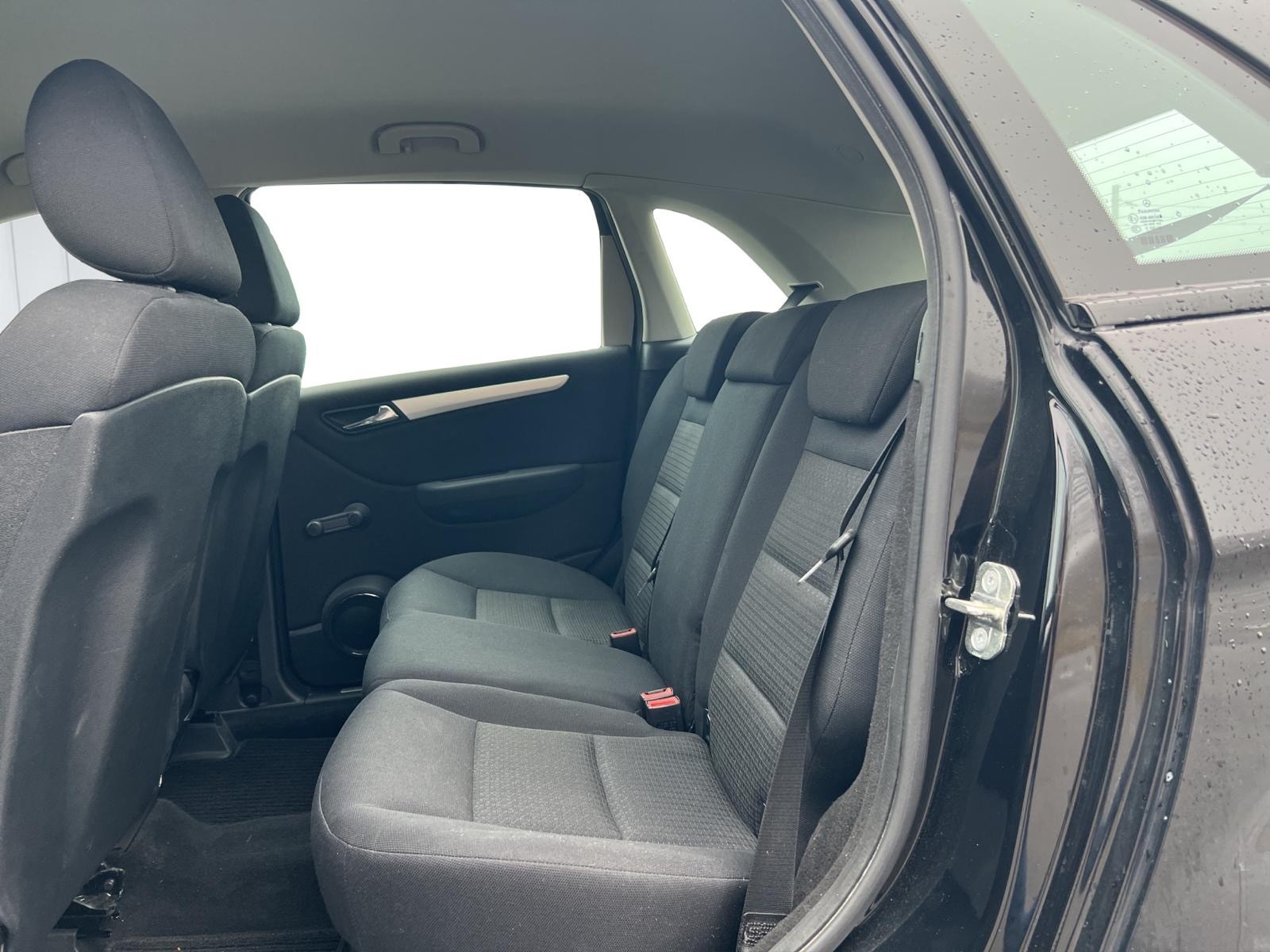 MERCEDES-BENZ B 150-image-9