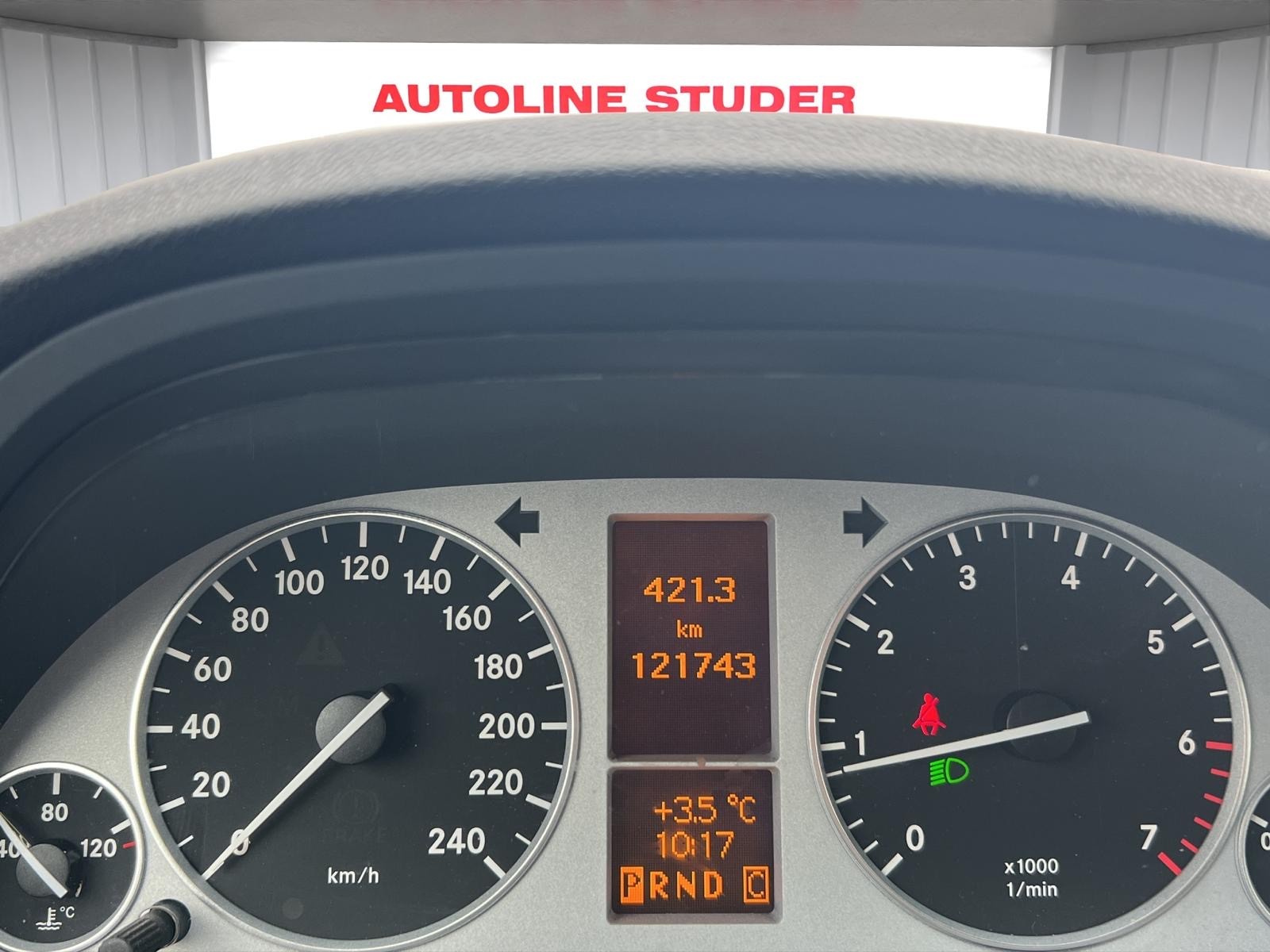 MERCEDES-BENZ B 150-image-8