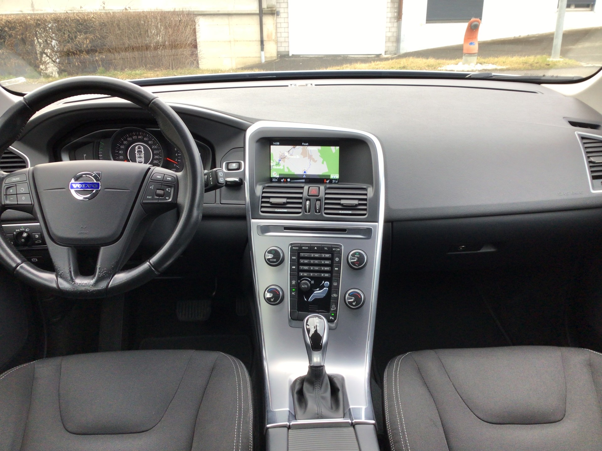 VOLVO XC60 T5 AWD Kinetic Geartronic-image-9