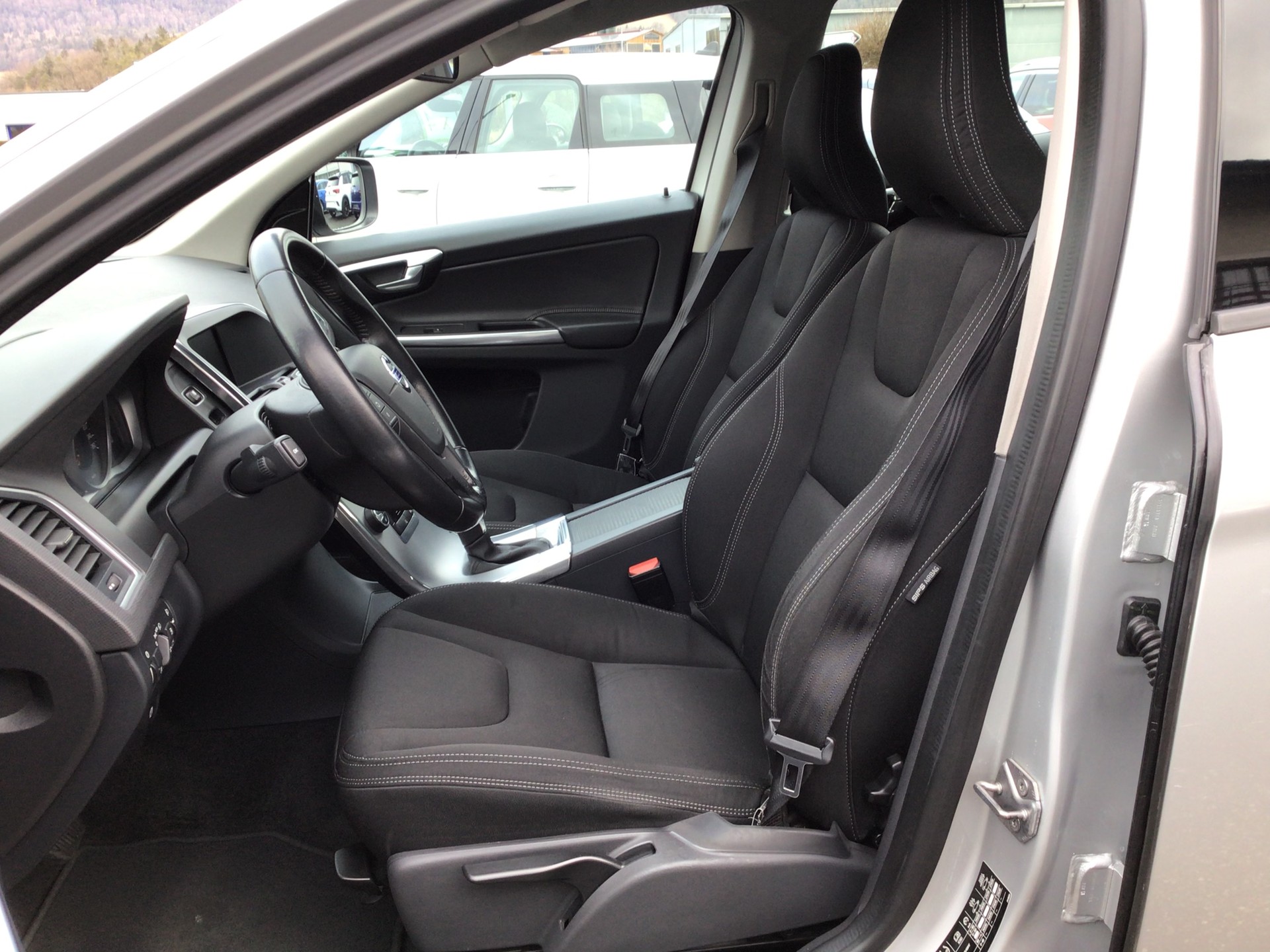 VOLVO XC60 T5 AWD Kinetic Geartronic-image-7