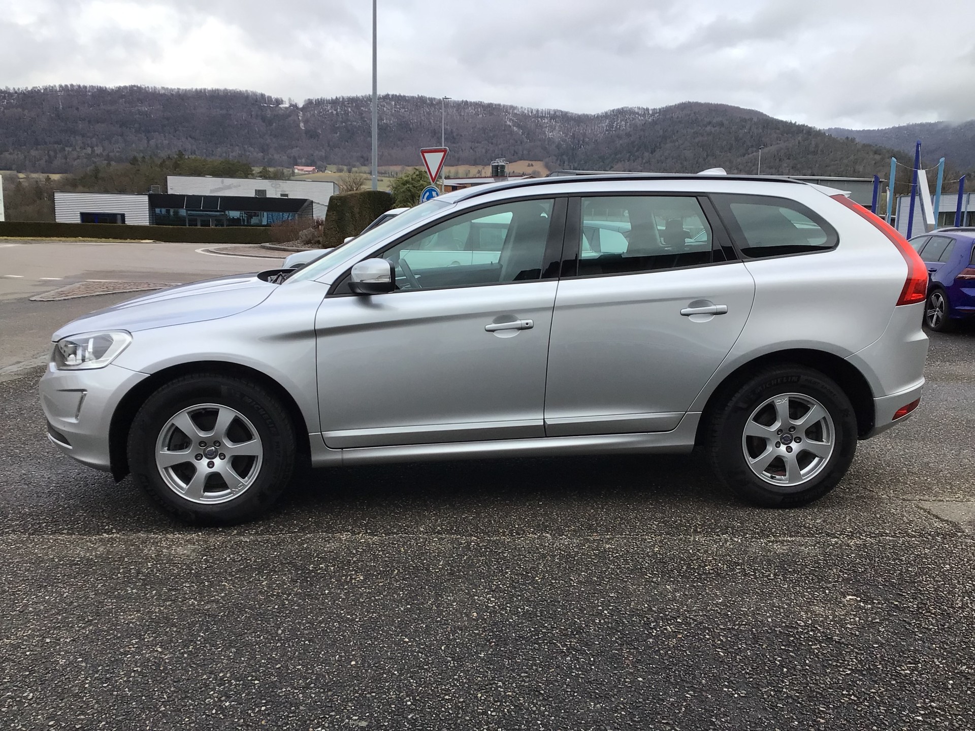 VOLVO XC60 T5 AWD Kinetic Geartronic-image-6