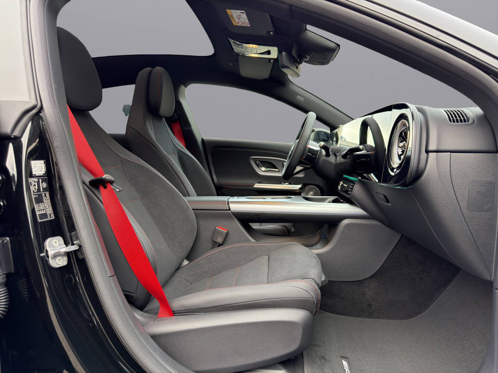 MERCEDES-BENZ CLA 220 AMG Line 4matic-image-12