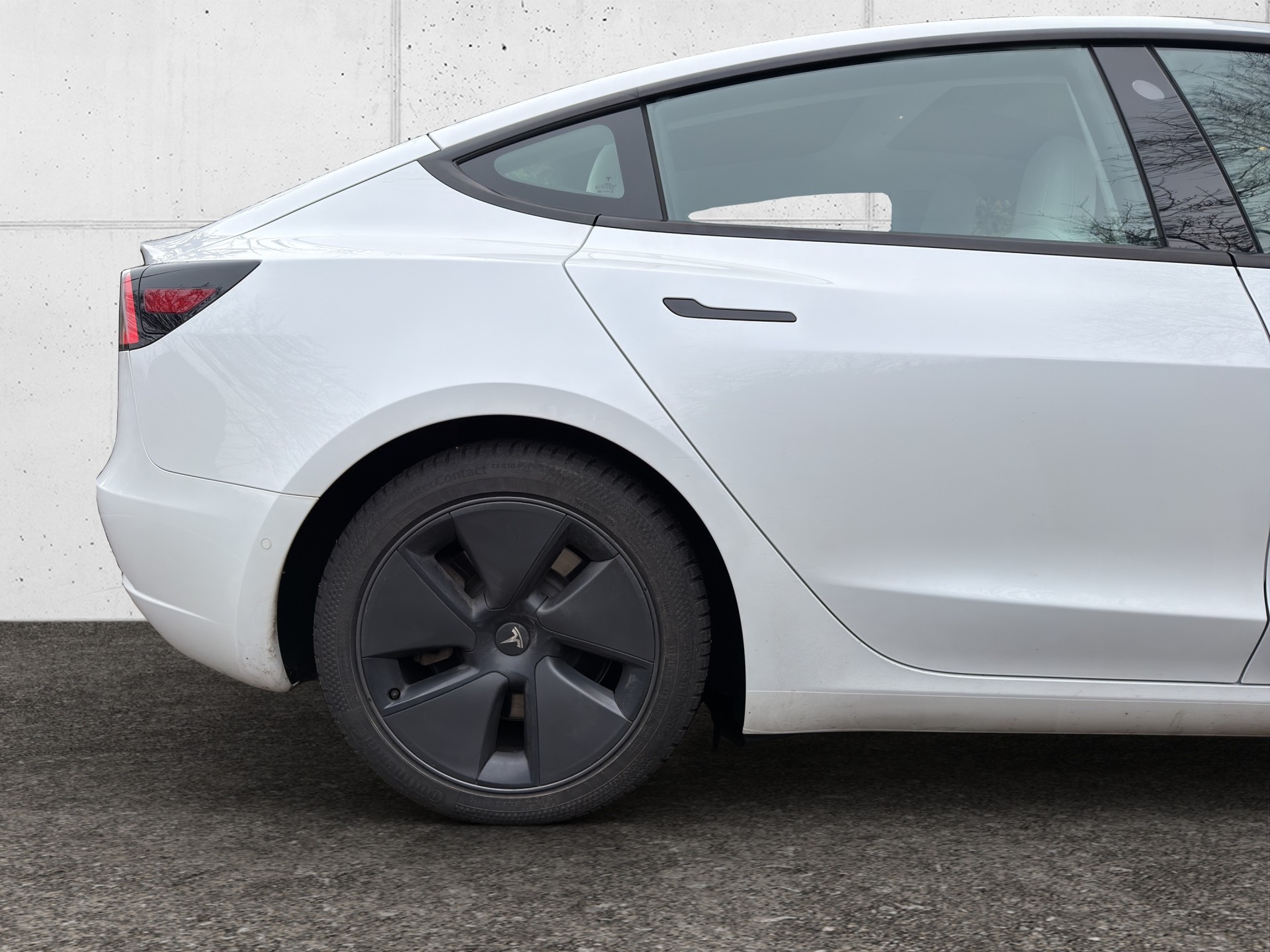 TESLA Model 3 Long Range Dual Motor AWD-image-8