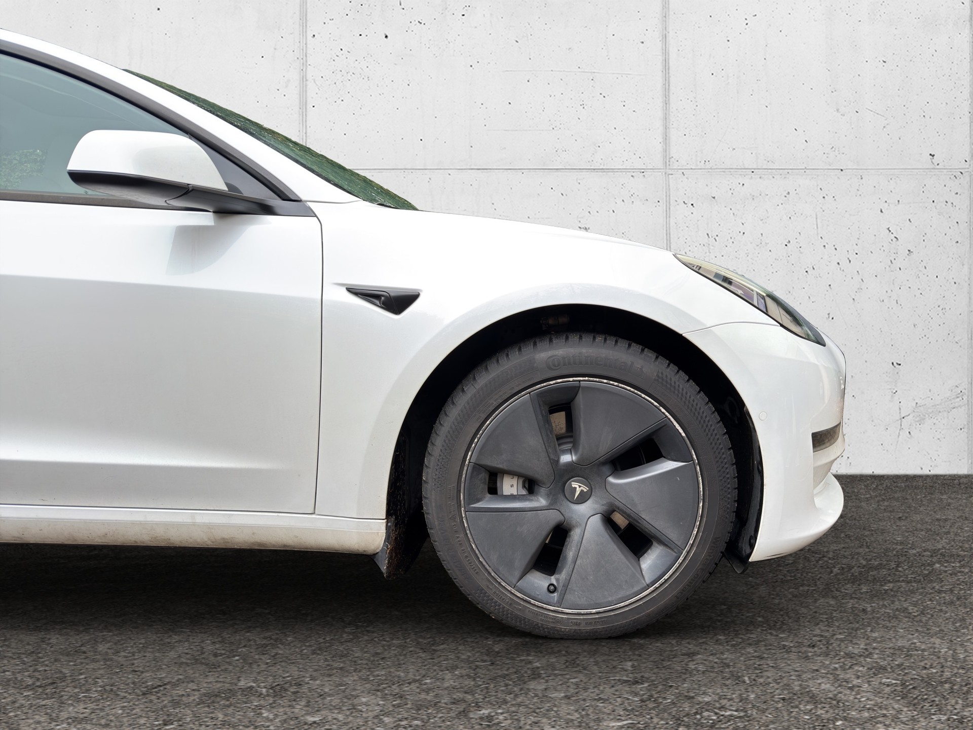 TESLA Model 3 Long Range Dual Motor AWD-image-9