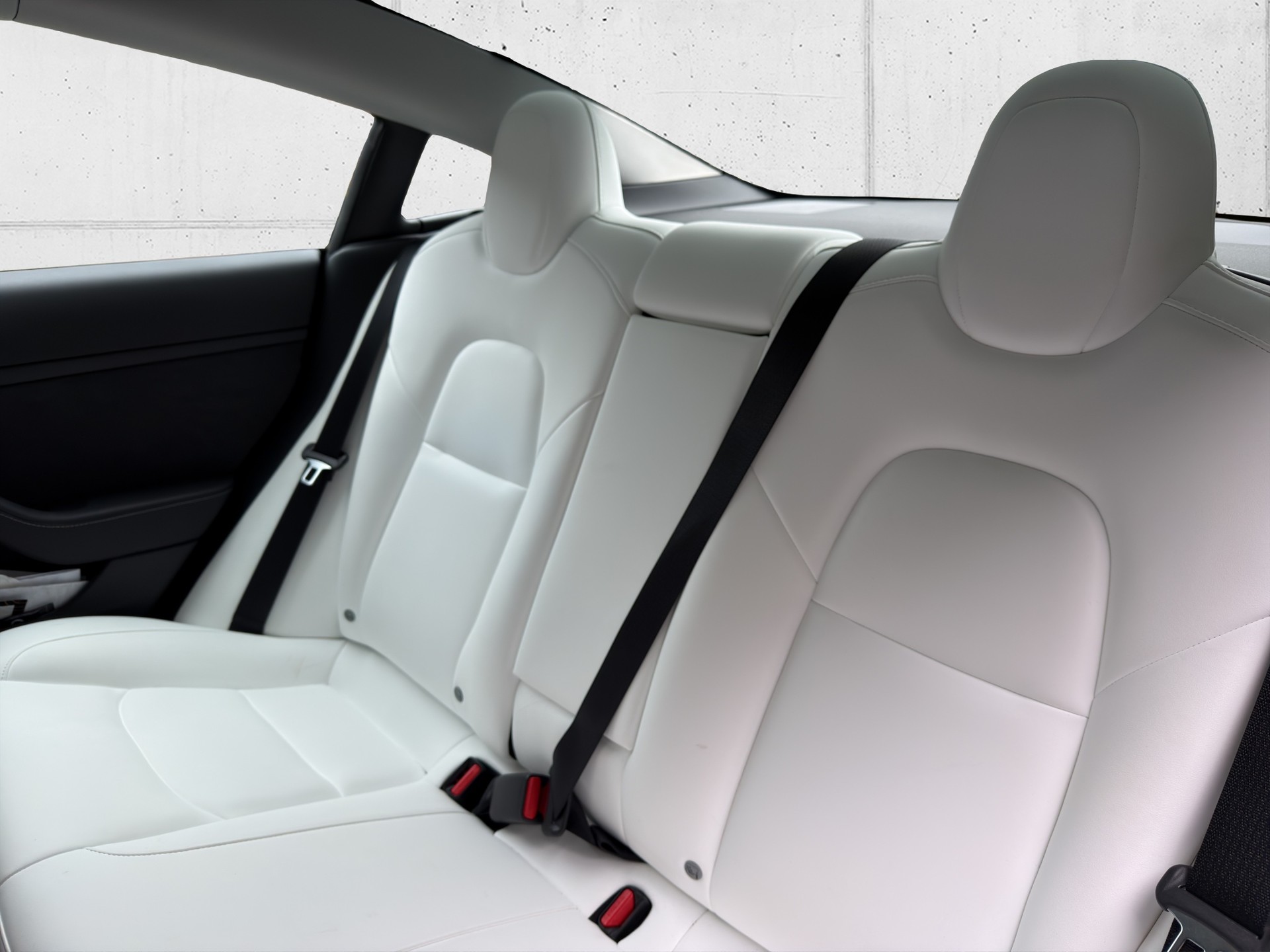 TESLA Model 3 Long Range Dual Motor AWD-image-17