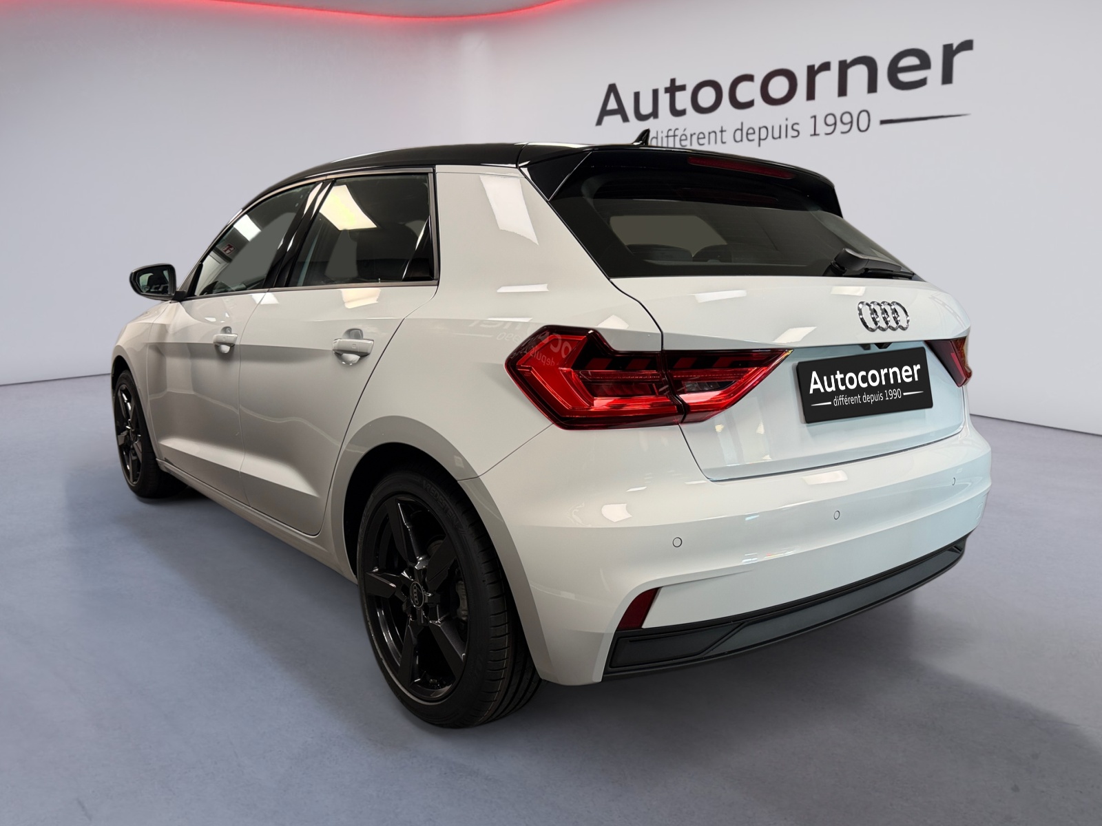 AUDI A1 Sportback 30 TFSI Attraction S-tronic-image-2