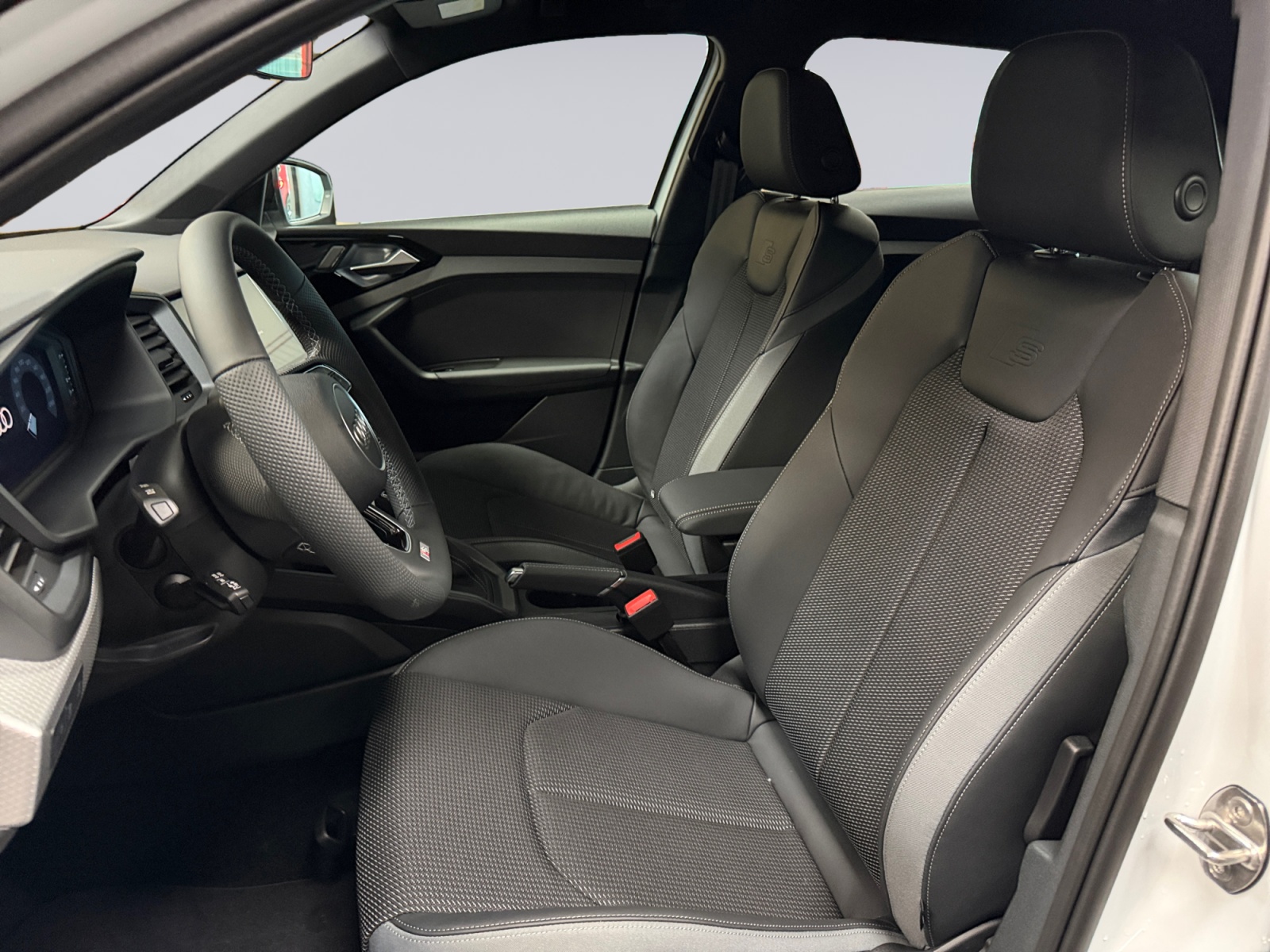 AUDI A1 Sportback 30 TFSI Attraction S-tronic-image-6