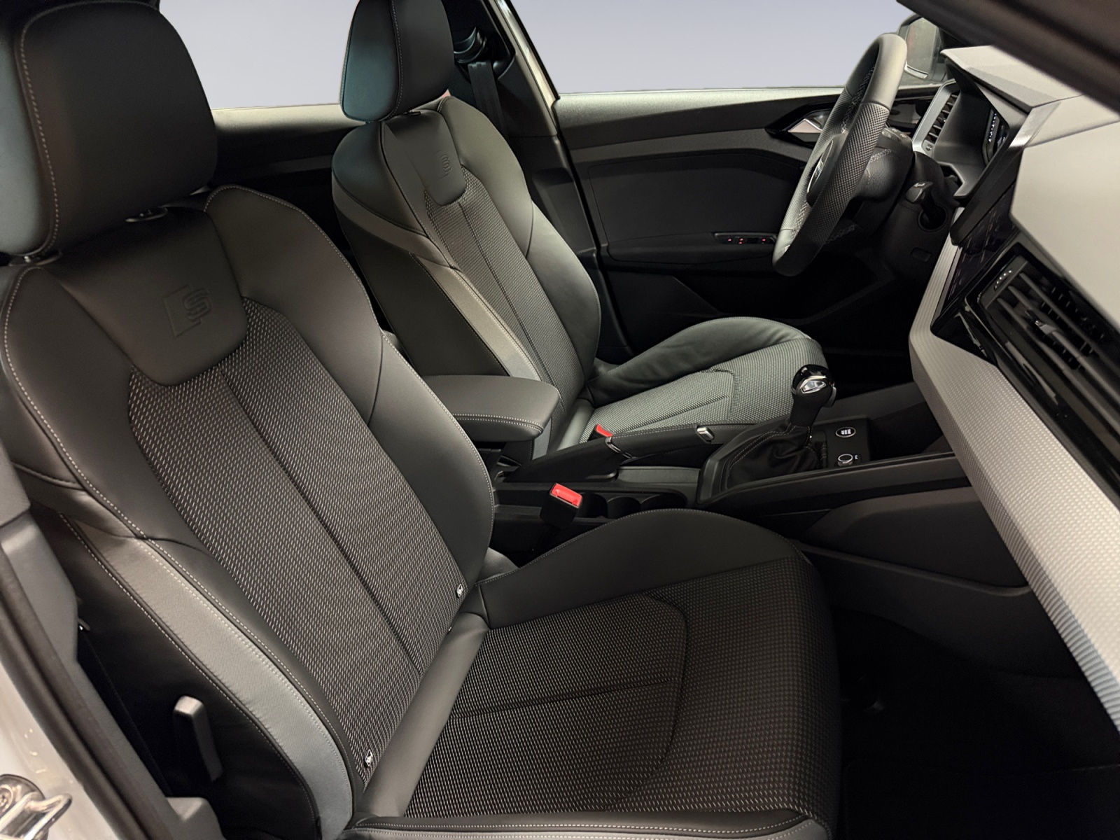 AUDI A1 Sportback 30 TFSI Attraction S-tronic-image-12