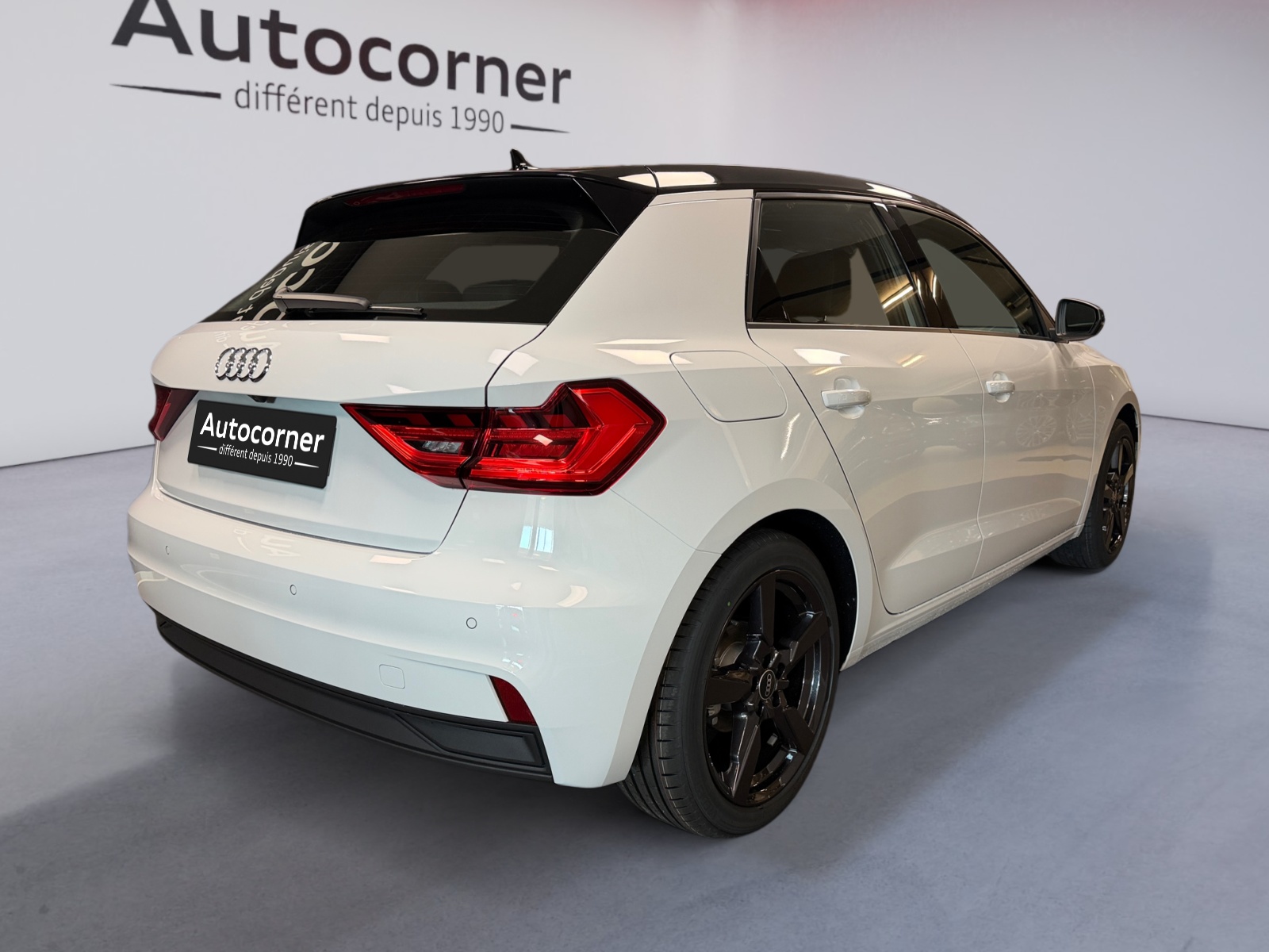 AUDI A1 Sportback 30 TFSI Attraction S-tronic-image-4