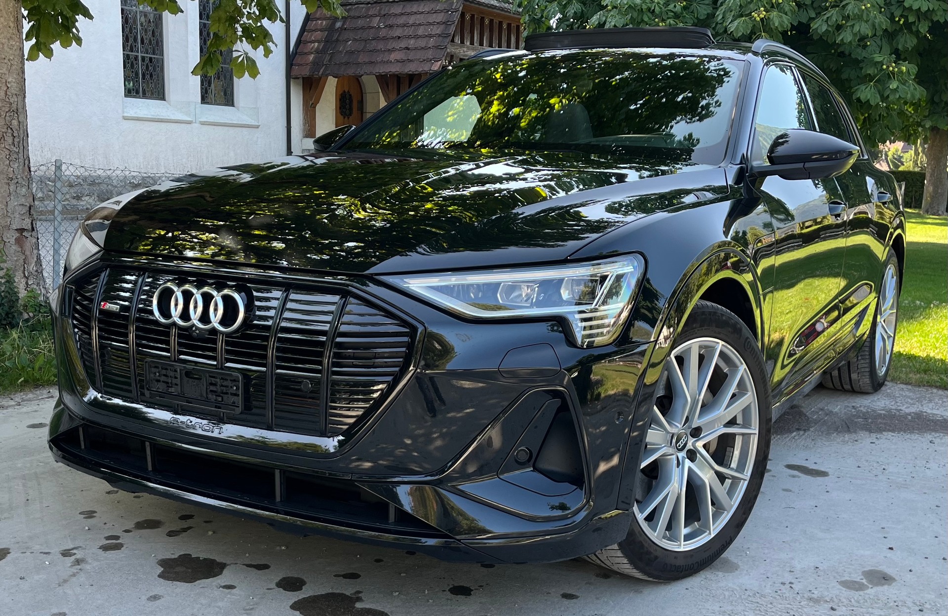 AUDI e-tron 55 S Line quattro-image-0