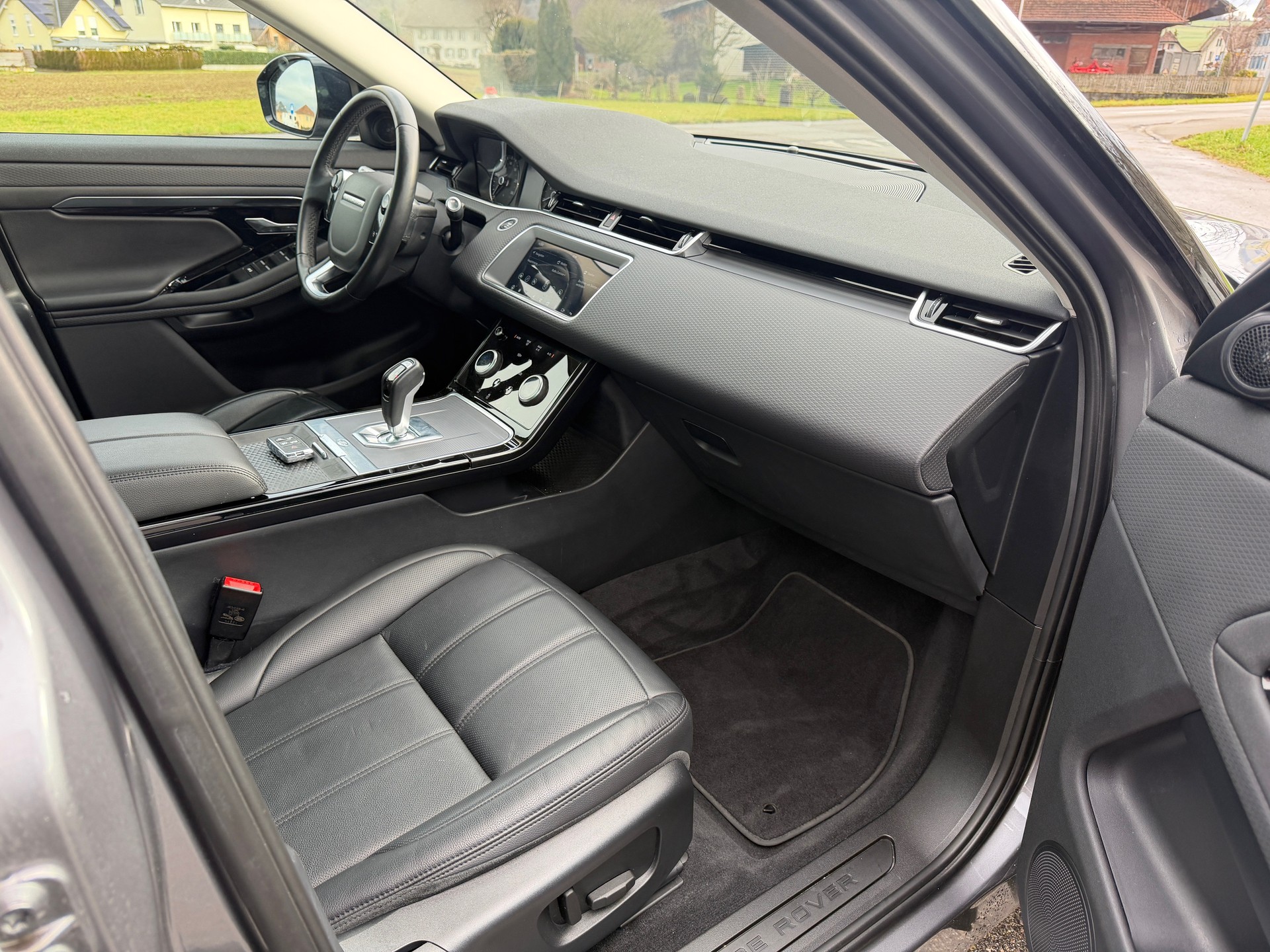LAND ROVER Range Rover Evoque R-Dynamic P 200 AT9-image-9