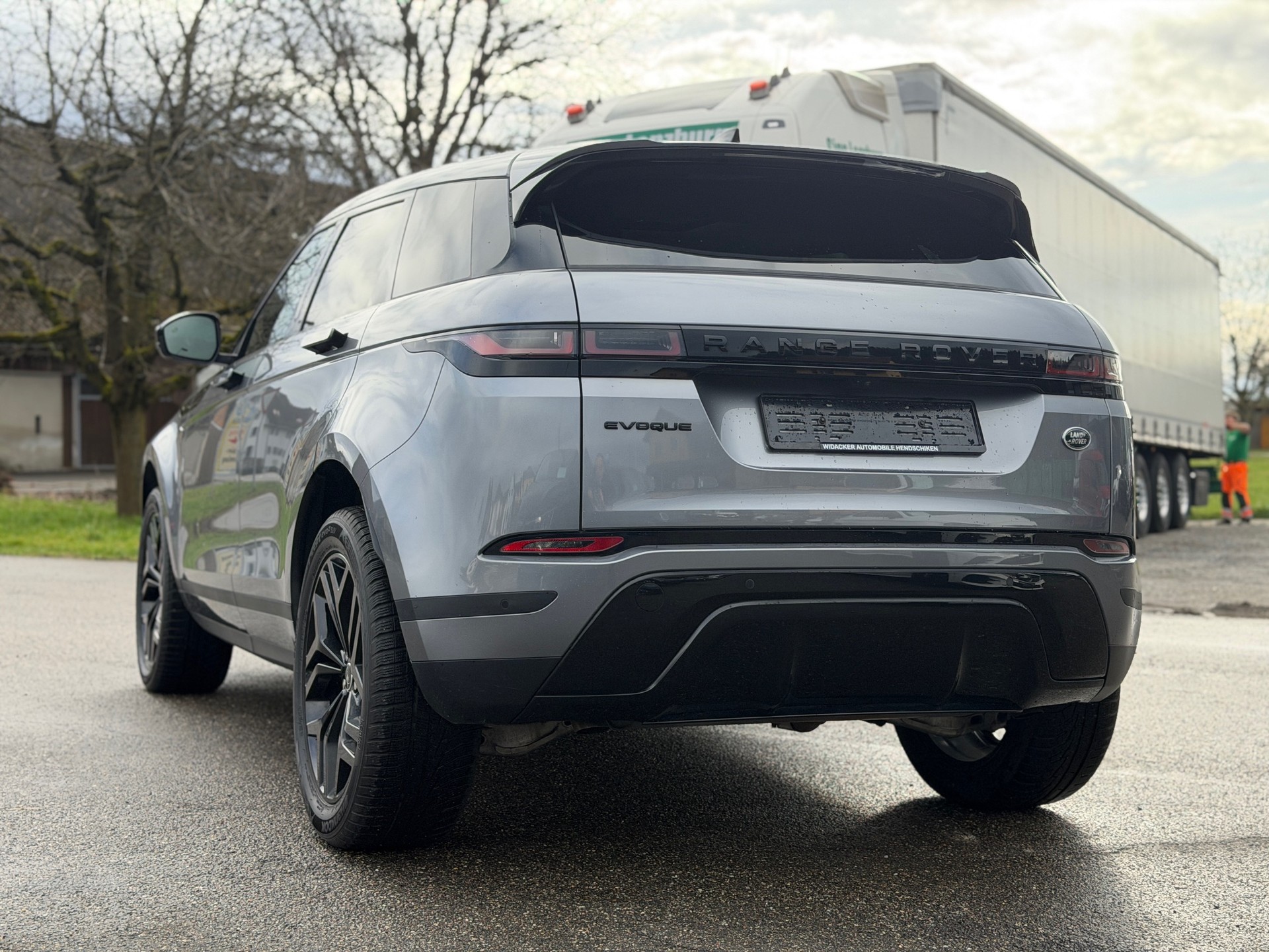 LAND ROVER Range Rover Evoque R-Dynamic P 200 AT9-image-5