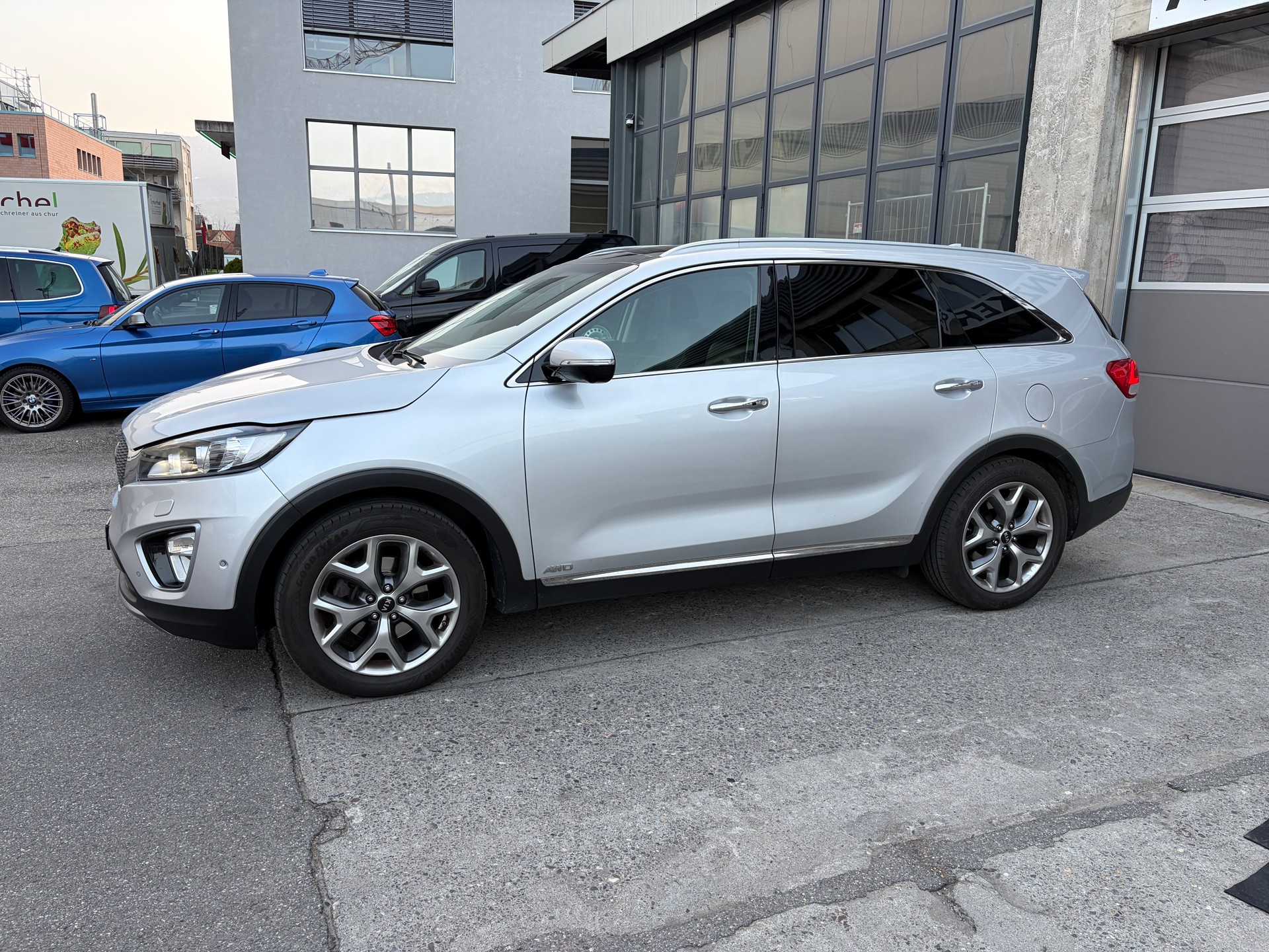 KIA Sorento 2.2 CRDI LX 5P. Automatic-image-1