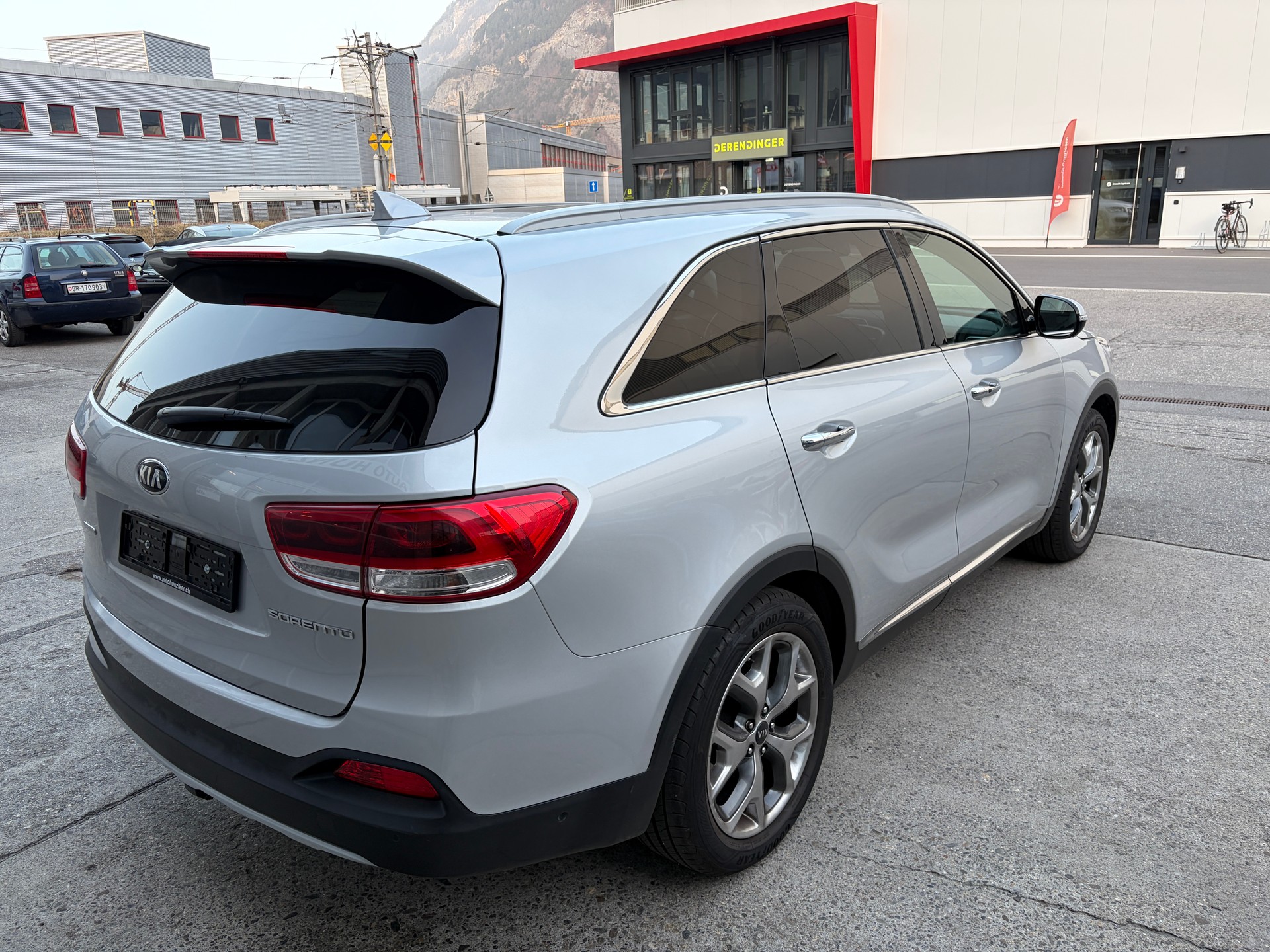 KIA Sorento 2.2 CRDI LX 5P. Automatic-image-3