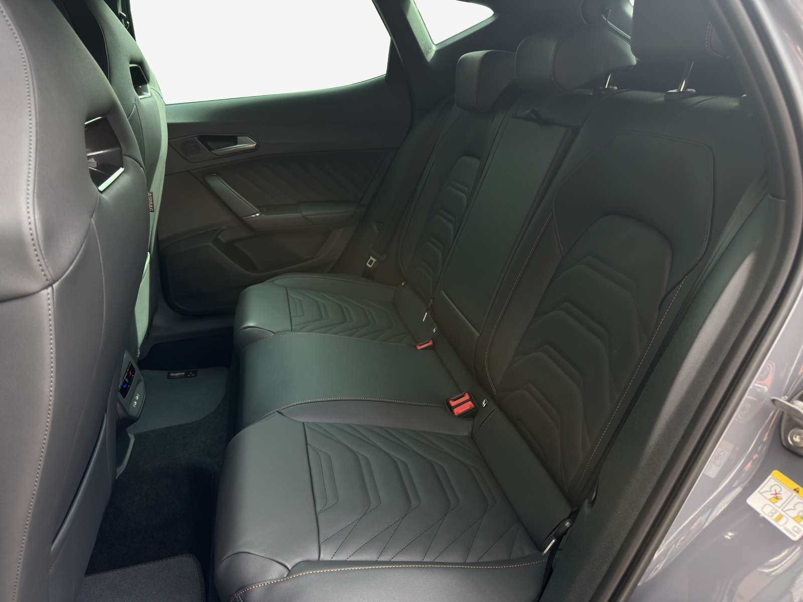 CUPRA Formentor 2.0TSI Black Symphony 4Drive DSG-image-11