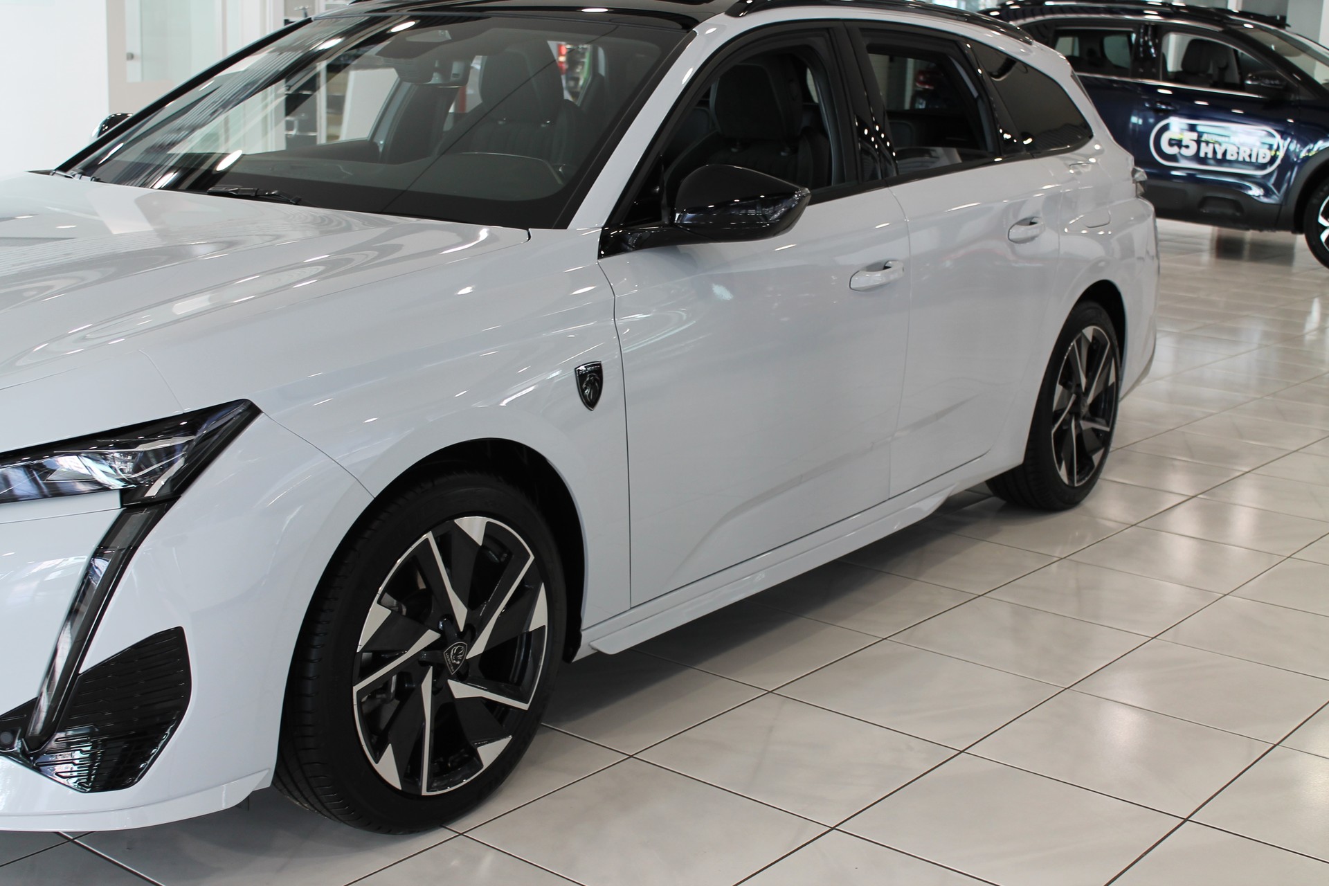 PEUGEOT 308 SW 1.6 PHEV 180 GT-showroom-element-3
