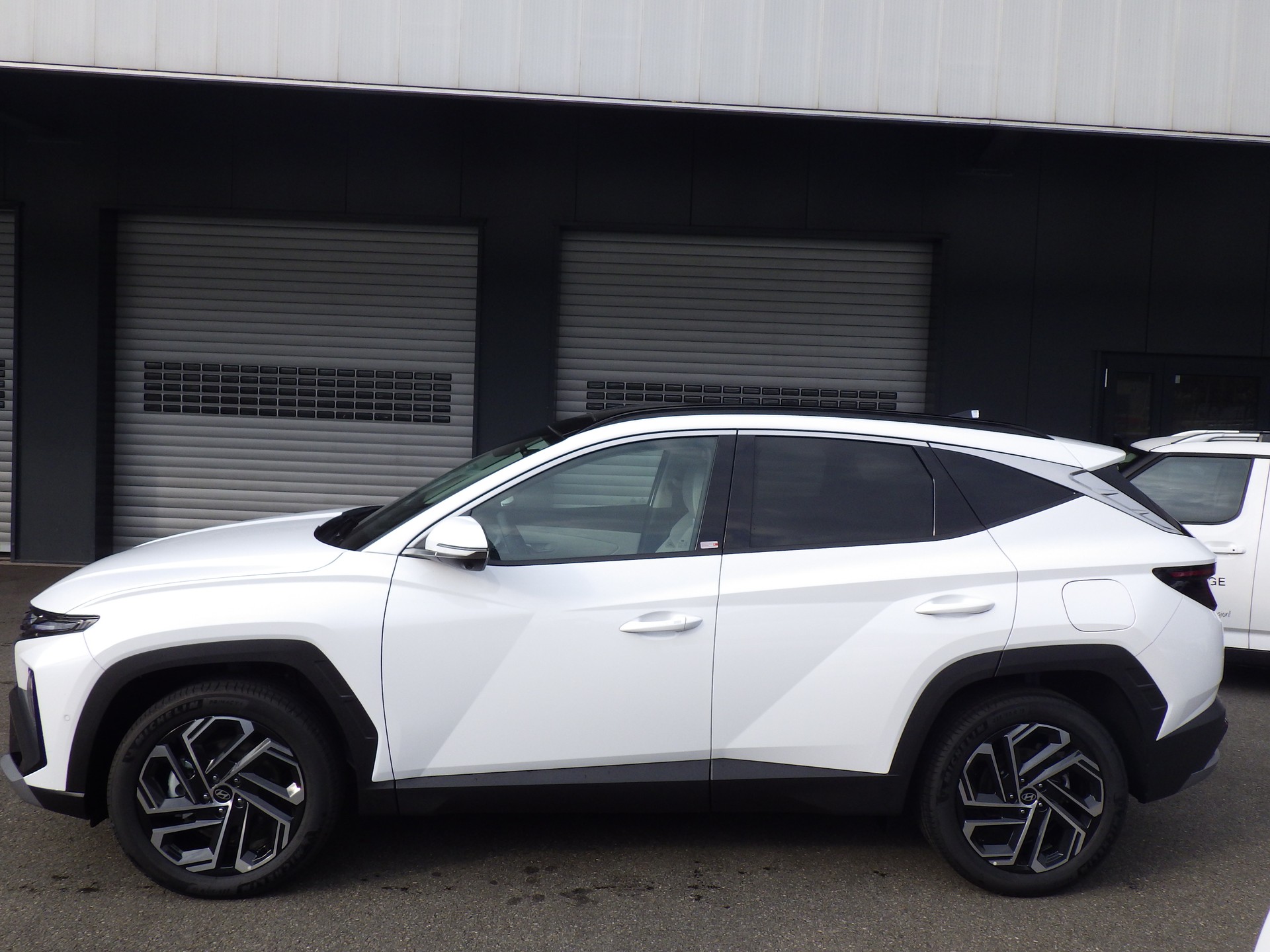 HYUNDAI Tucson 1.6 TGDI HEV Swiss Edition 4WD-showroom-element-1
