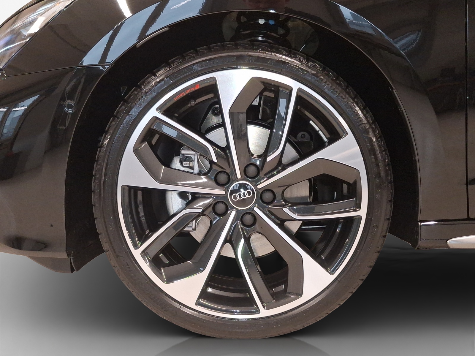 AUDI A3 Sportback TFSI 110 kW S line Attraction S tronic-image-13