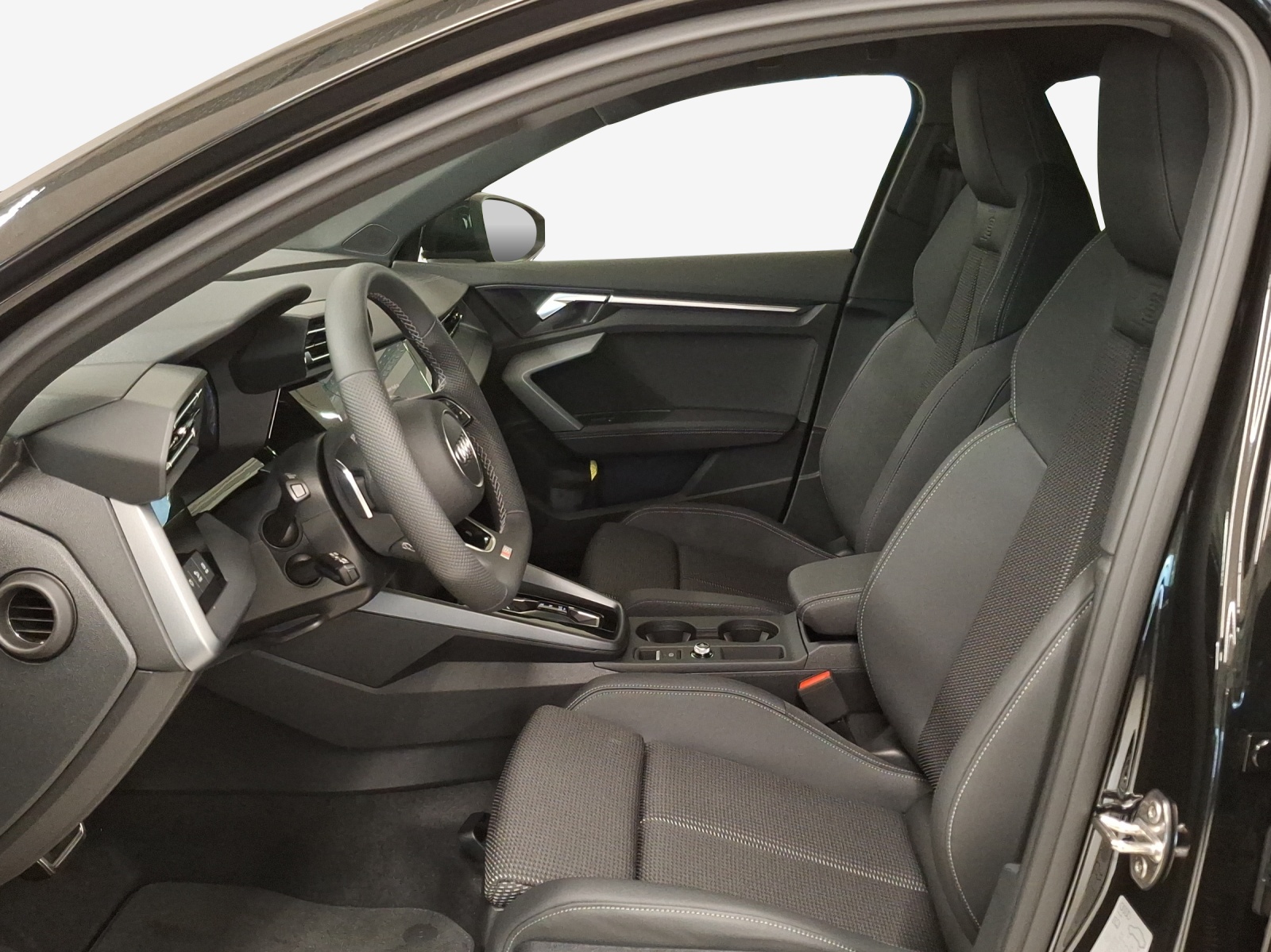 AUDI A3 Sportback TFSI 110 kW S line Attraction S tronic-image-7