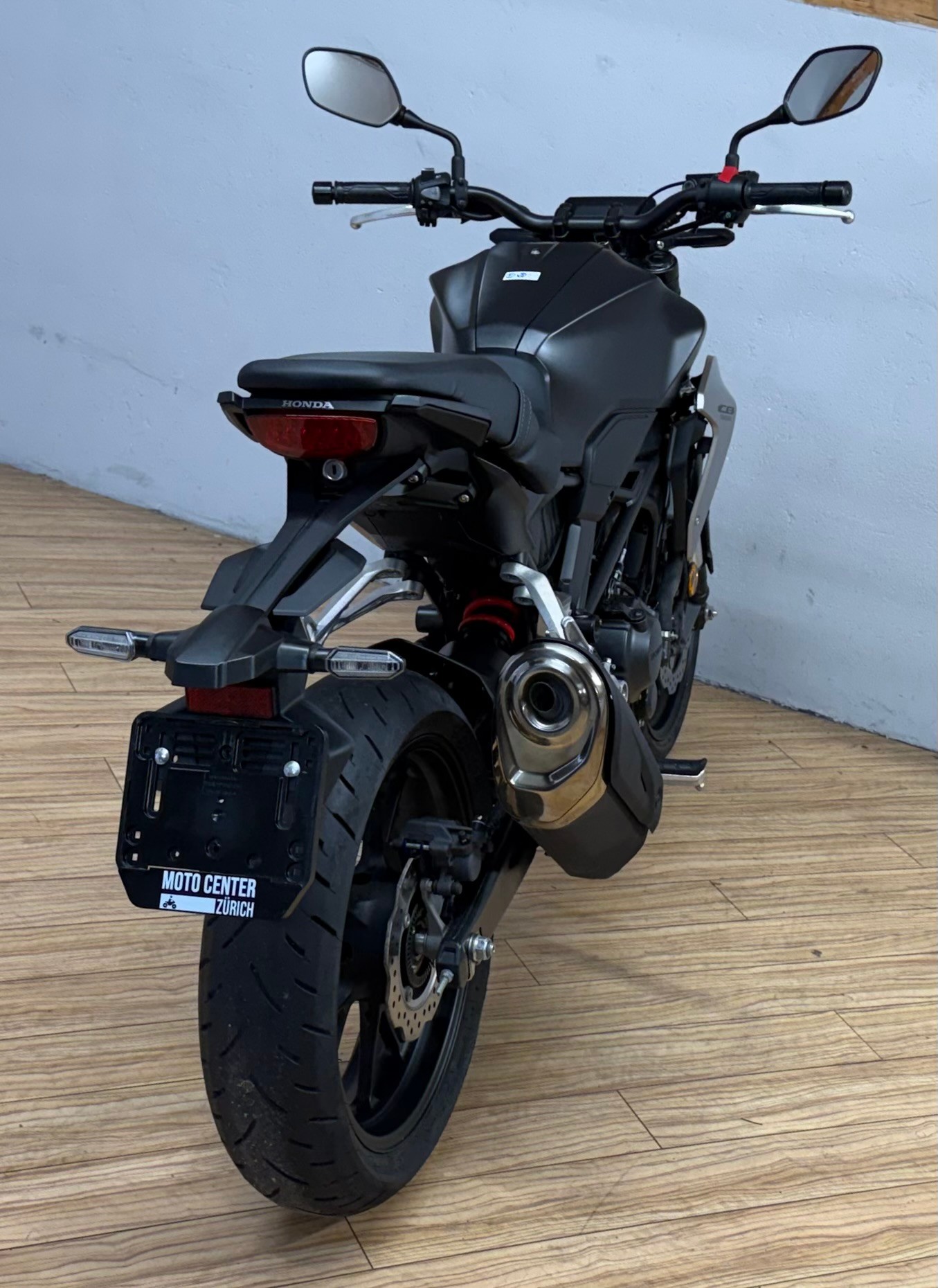 HONDA CB 300 R-showroom-element-2