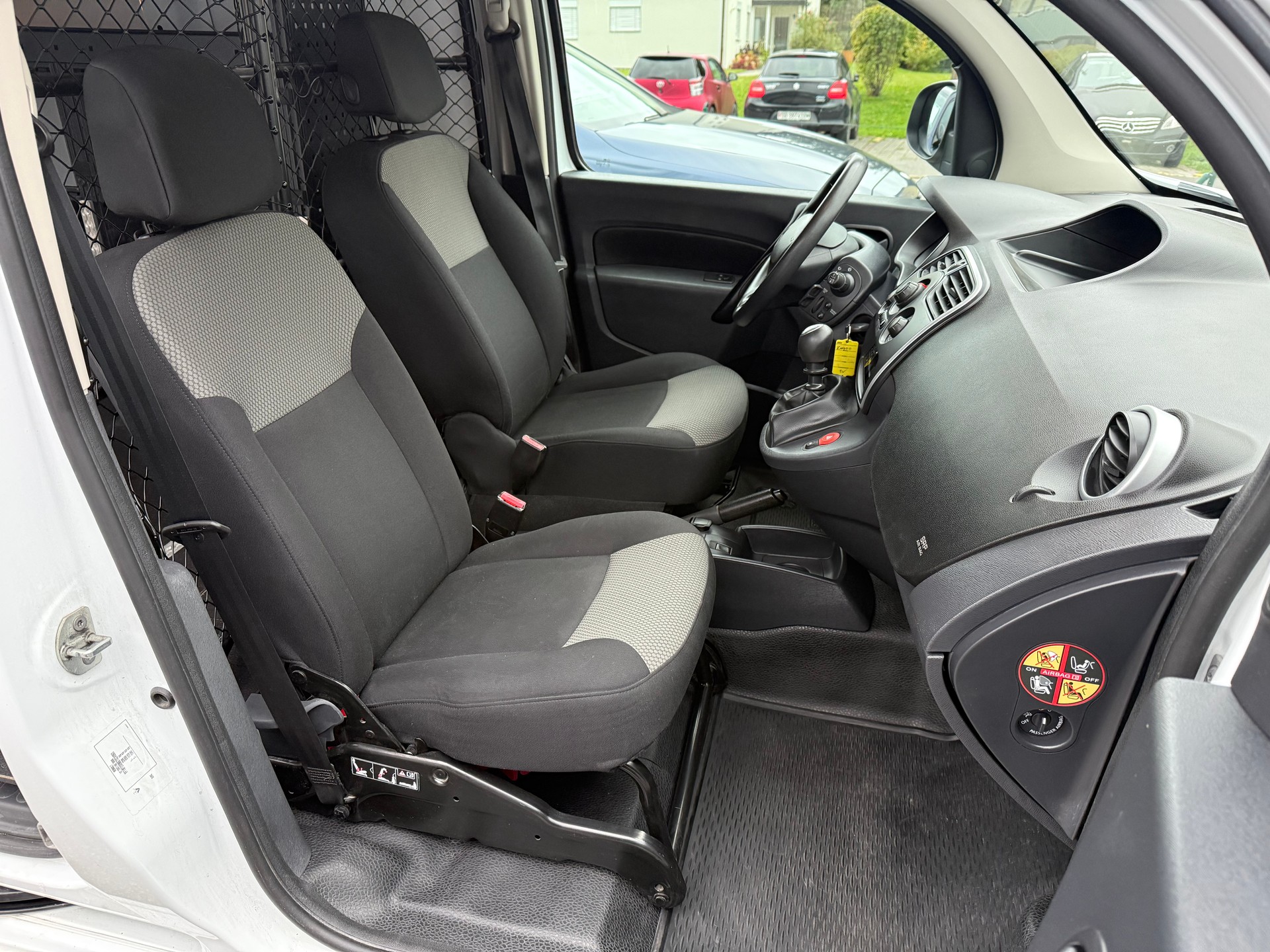 RENAULT KANGOO Expr. Maxi 1.5 dCi 95 Business S/S-image-14