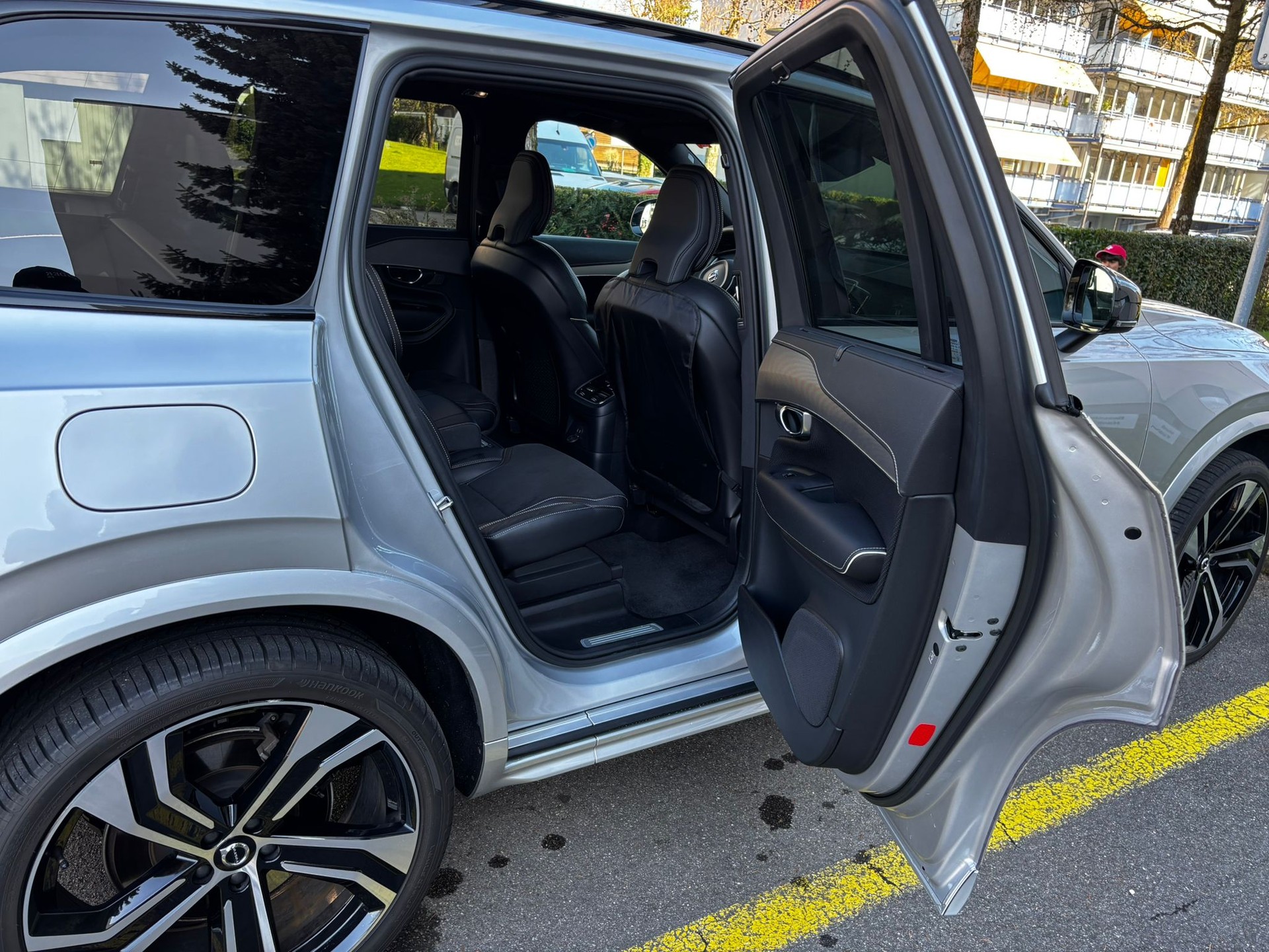VOLVO XC90 T8 eAWD PluginHybrid R-Design Geartronic-image-1