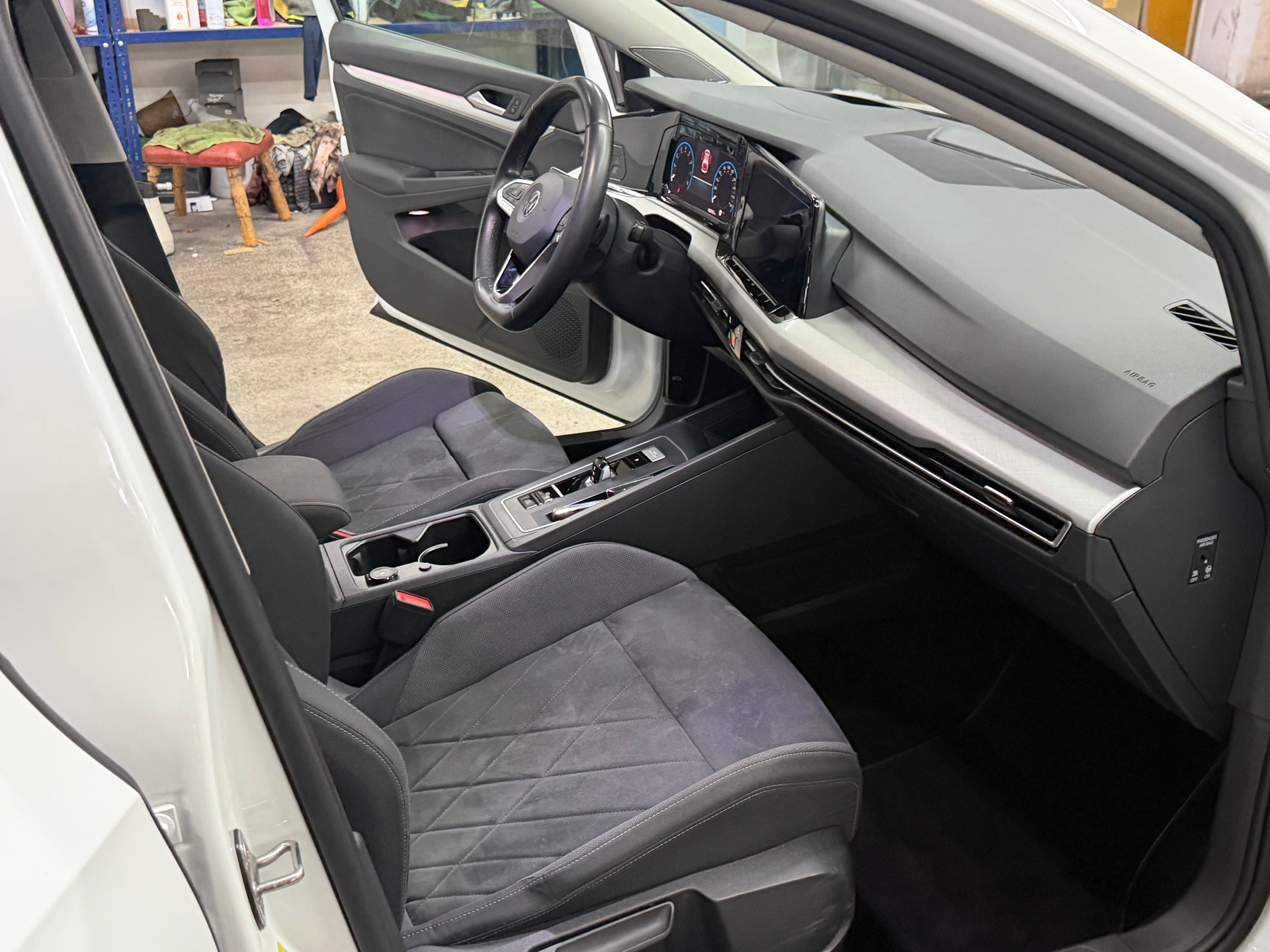 VW Golf 1.0 eTSI mHEV ACTLife DSG-image-13