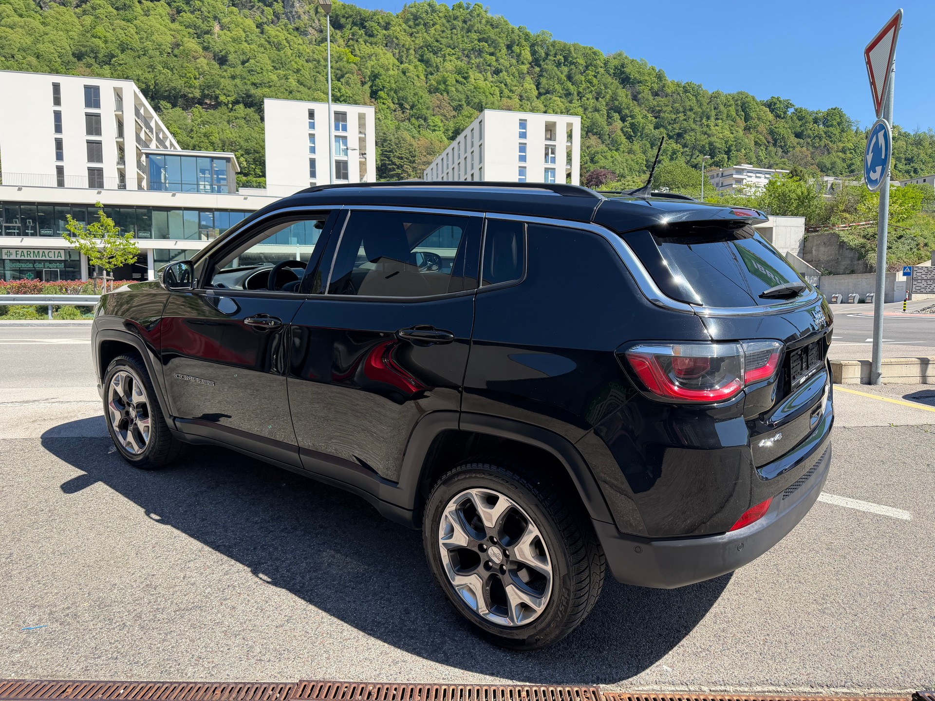 JEEP Compass 1.4 Turbo Limited AWD 9ATX-image-3