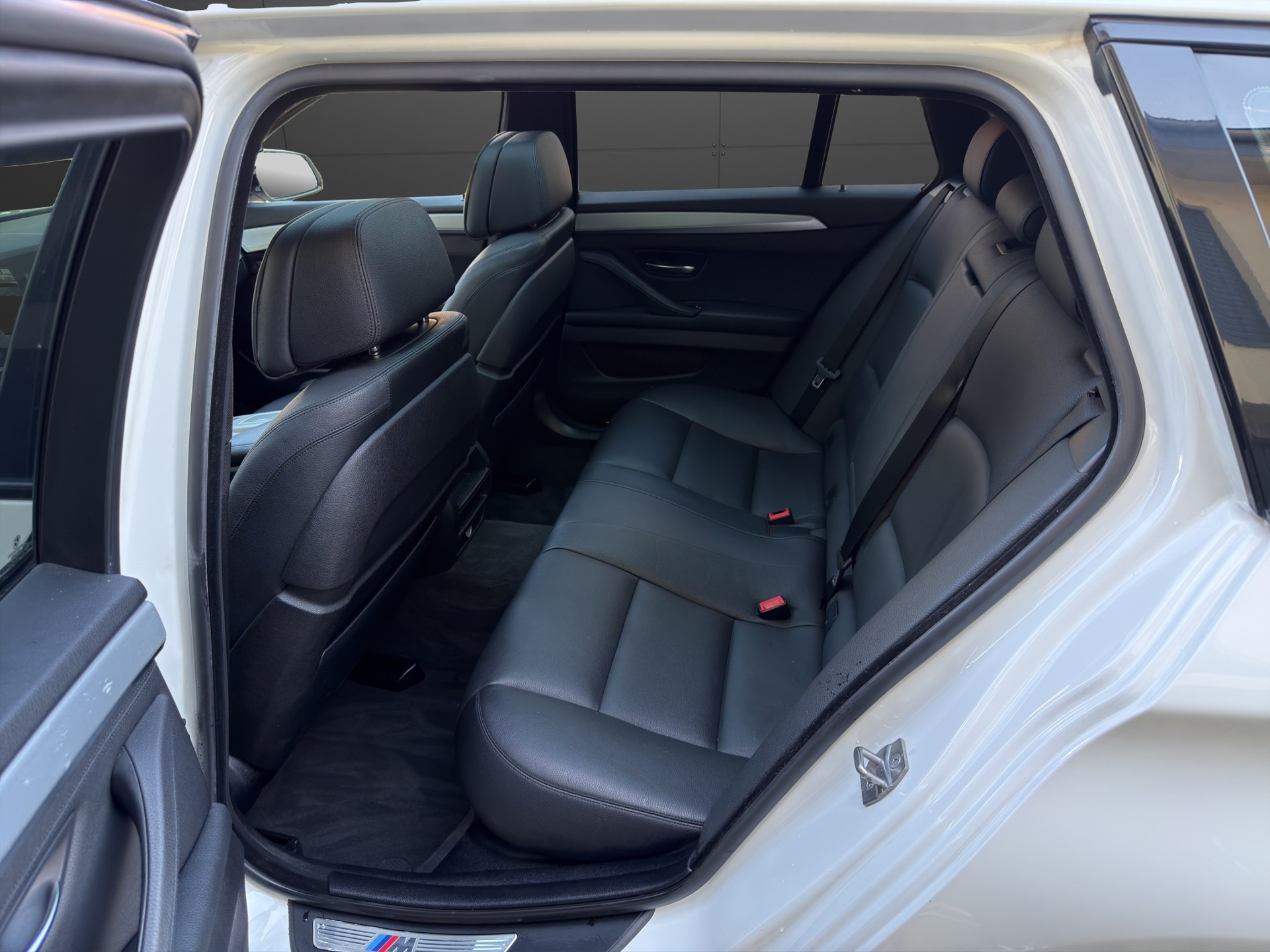 BMW 530d Touring xDrive Luxury Line Steptronic-image-21