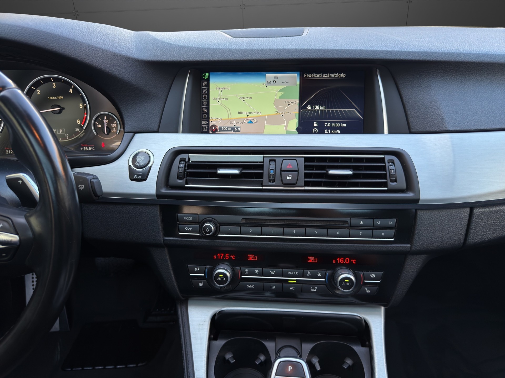 BMW 530d Touring xDrive Luxury Line Steptronic-image-12