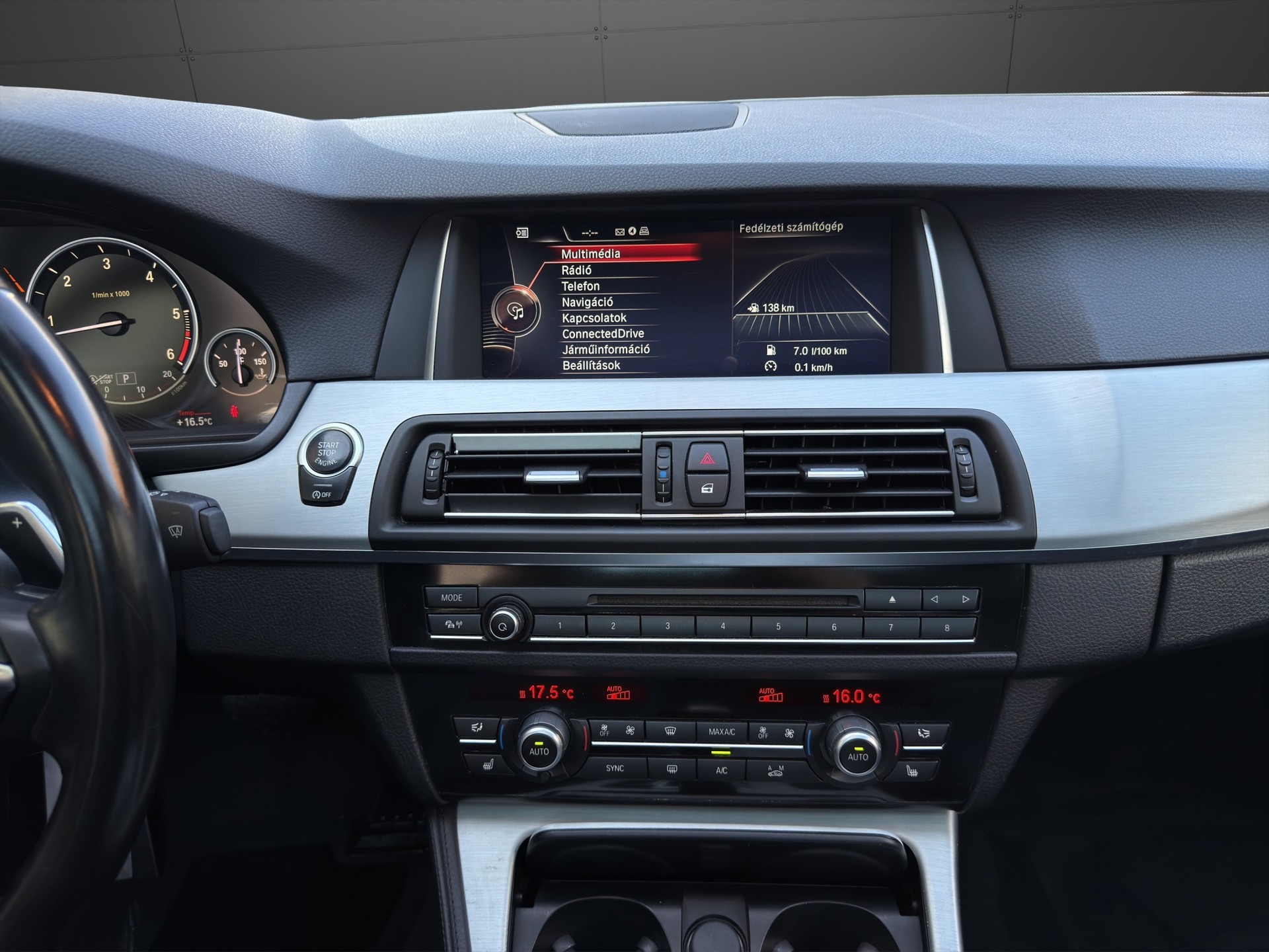 BMW 530d Touring xDrive Luxury Line Steptronic-image-11