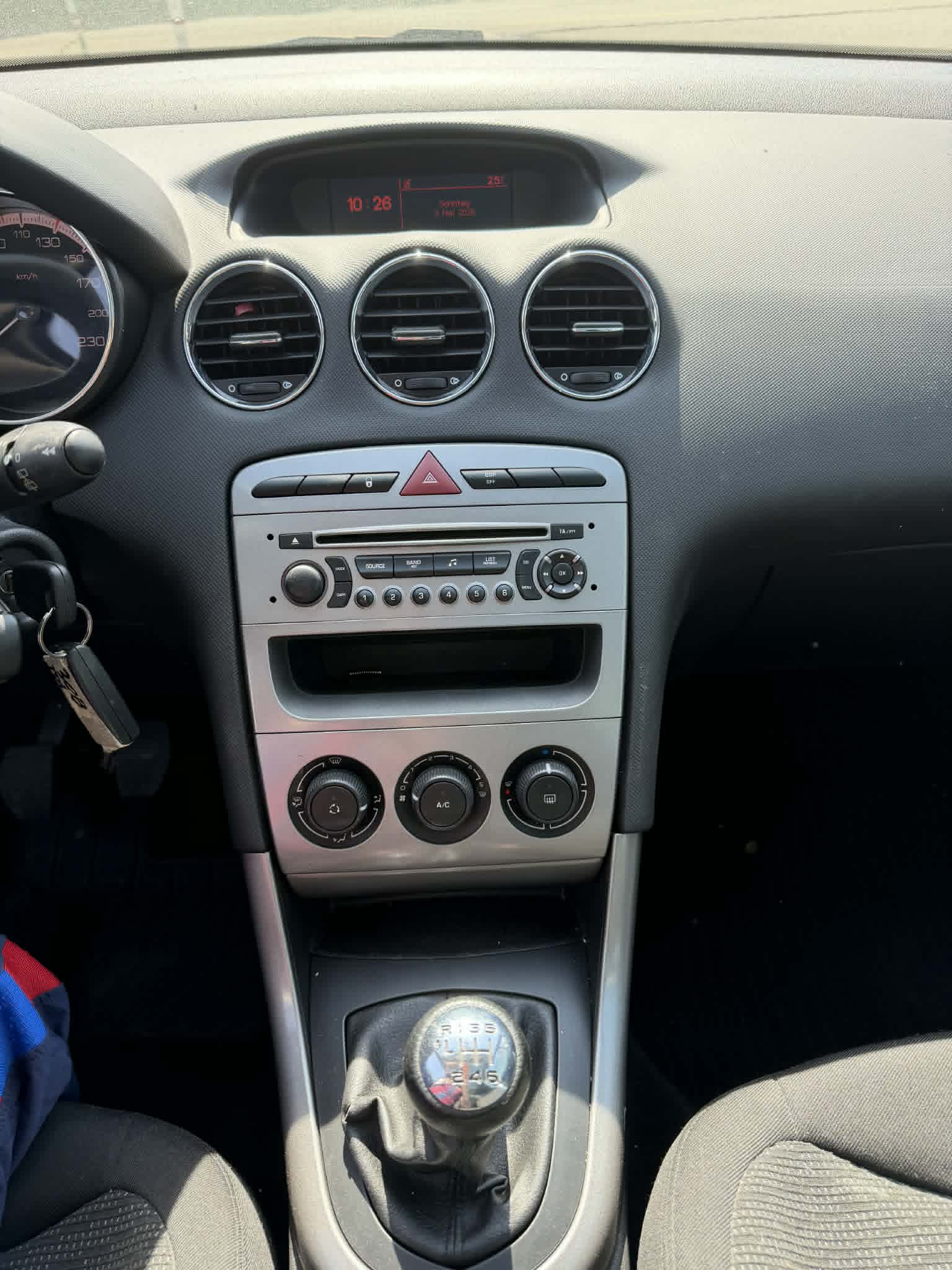 PEUGEOT 308 SW 1.6 HDI Sport-image-14