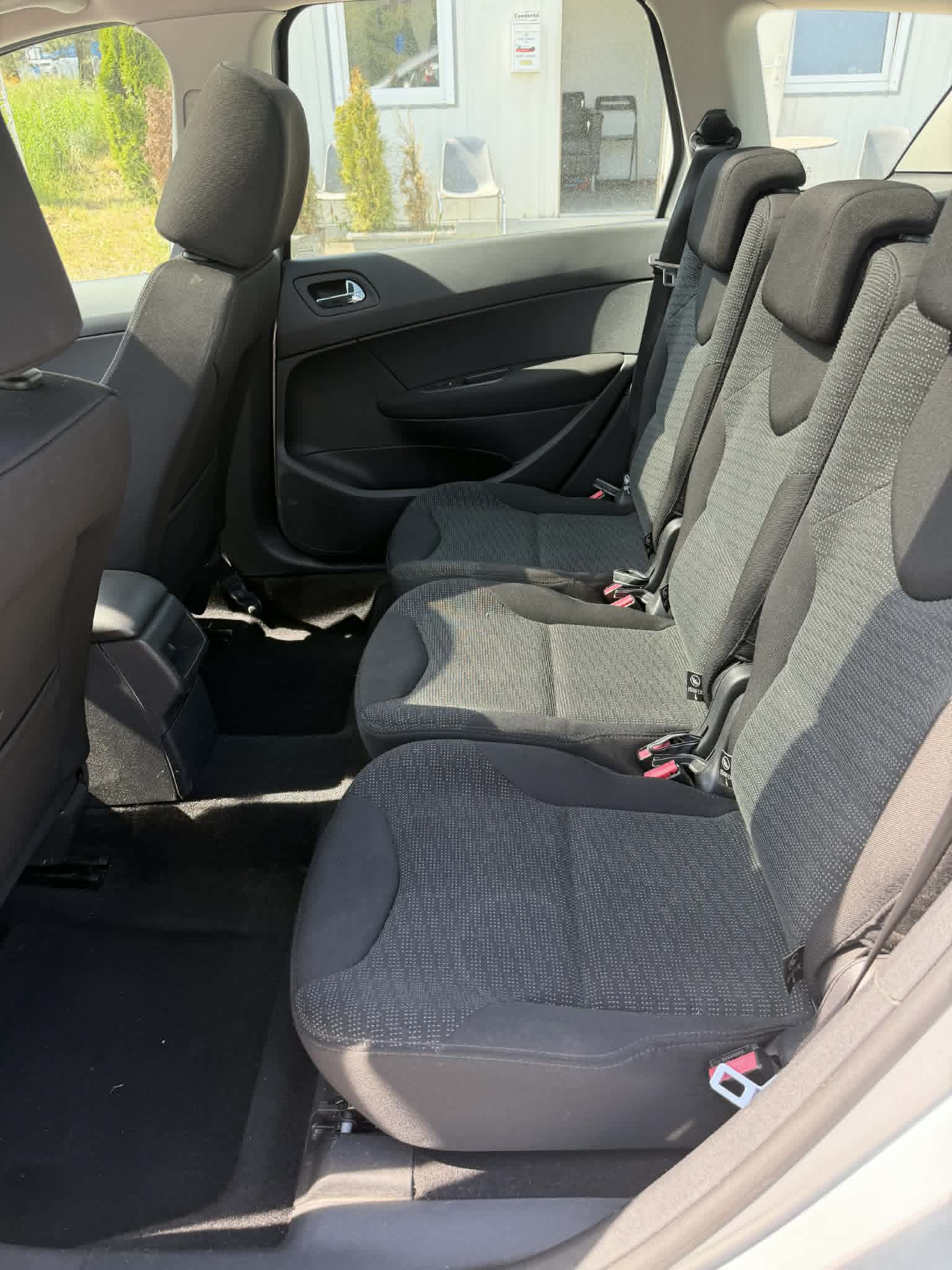PEUGEOT 308 SW 1.6 HDI Sport-image-12