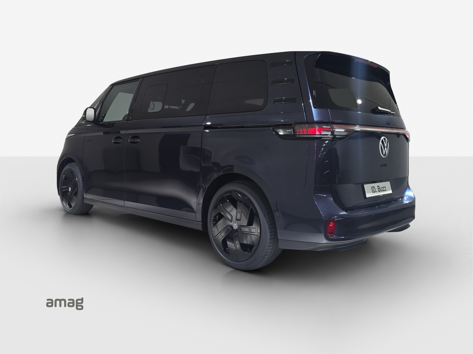 VW ID.Buzz LWB GTX 4 Motion-image-2