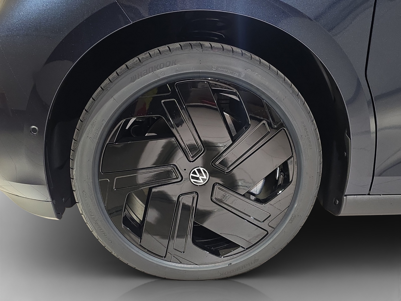 VW ID.Buzz LWB GTX 4 Motion-image-15