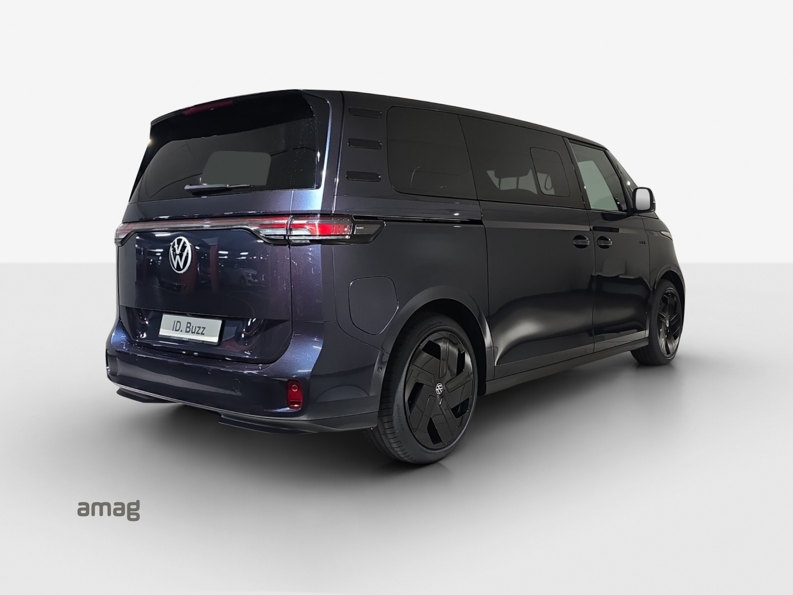 VW ID.Buzz LWB GTX 4 Motion-image-4