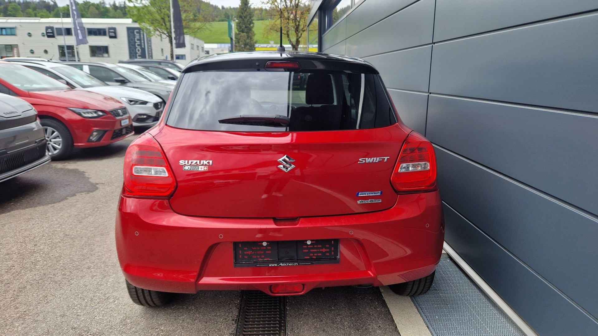 SUZUKI Swift 1.2 Compact + 4x4 Hybrid-image-4