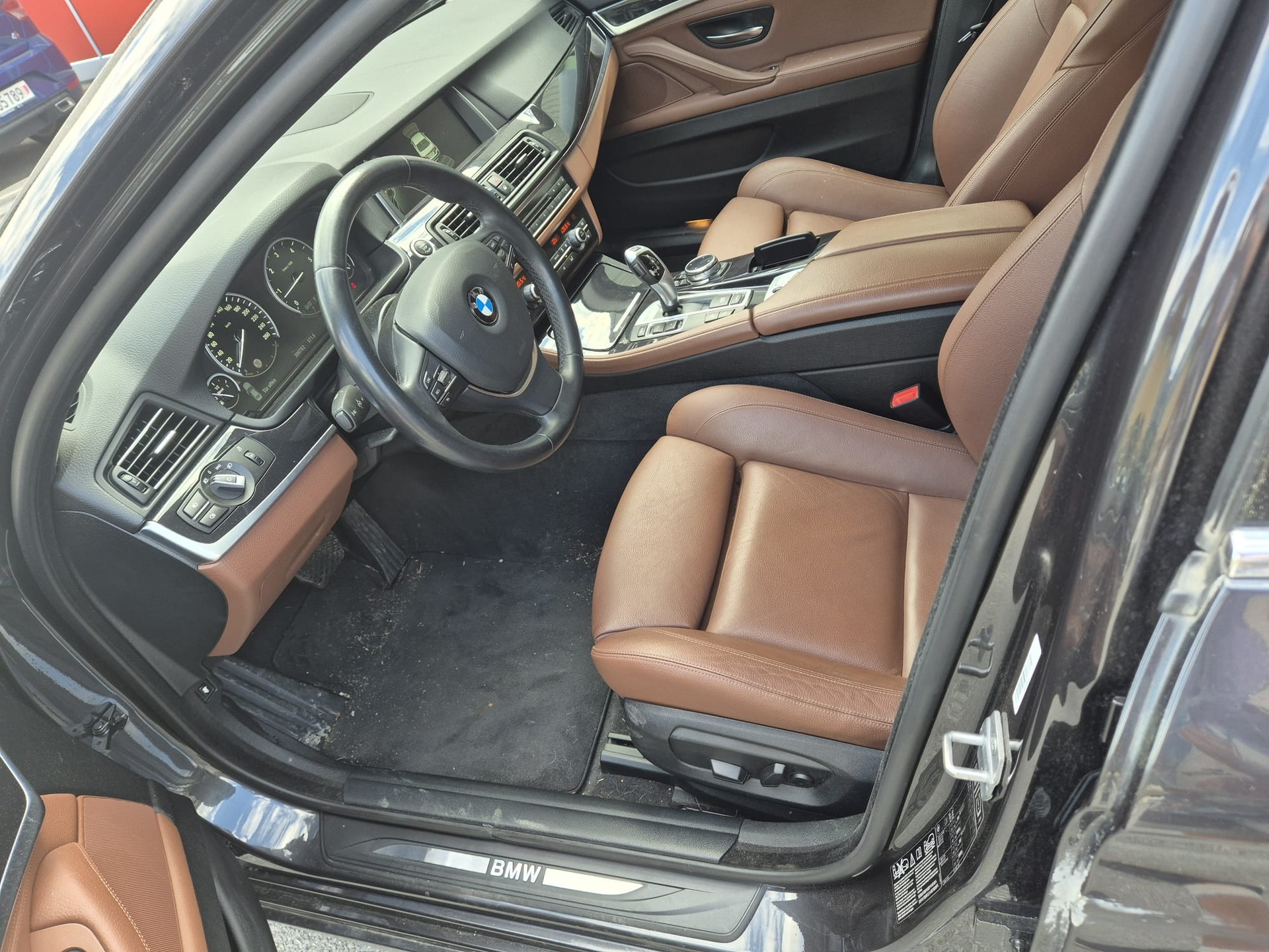 BMW 530d xDrive-image-14