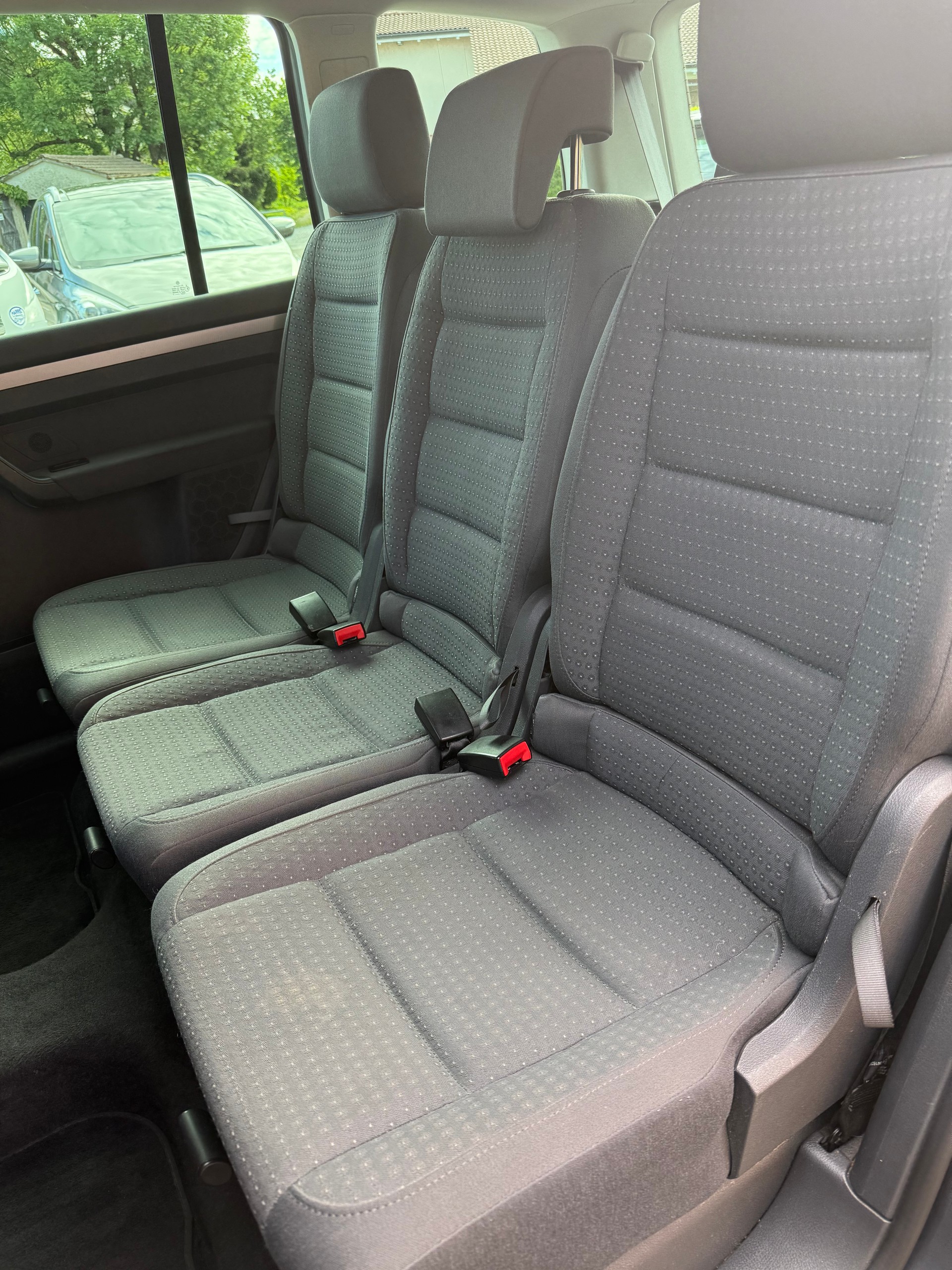 VW Touran 2.0 FSI Highline-image-6