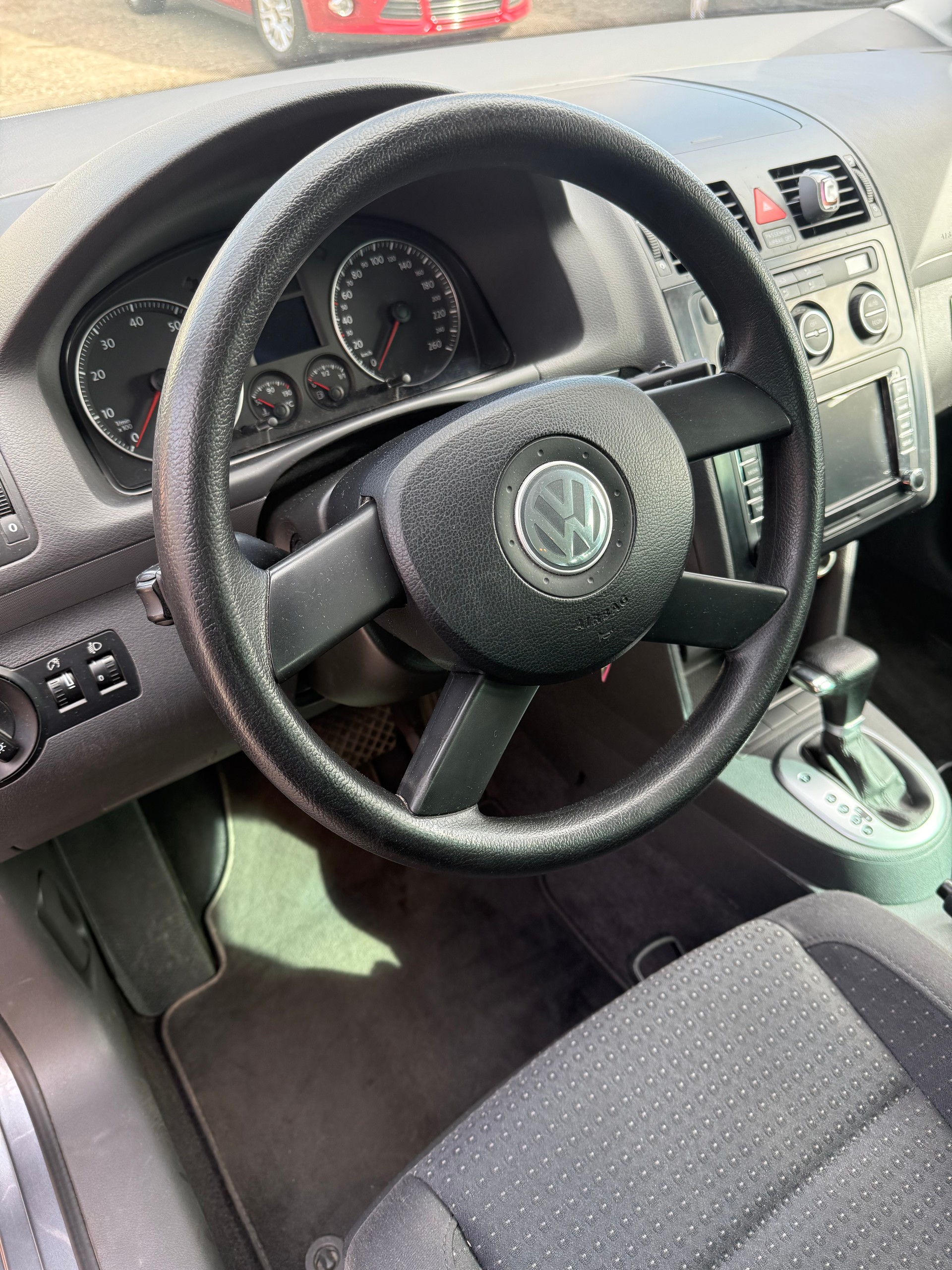 VW Touran 2.0 FSI Highline-image-4